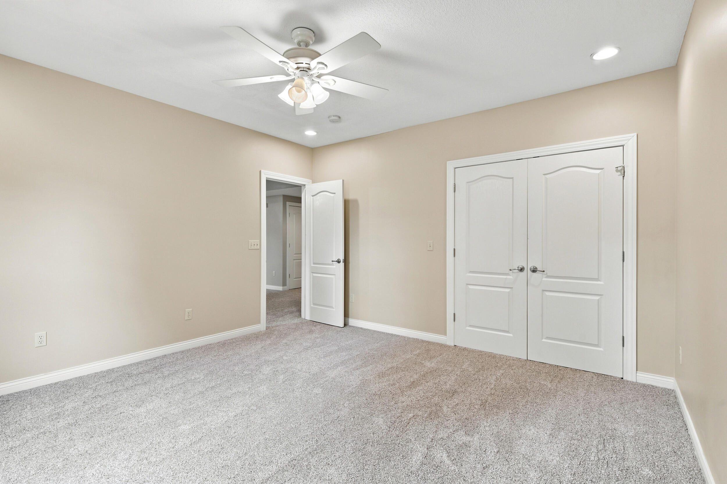 16934 Farris Cir Property Photo 37
