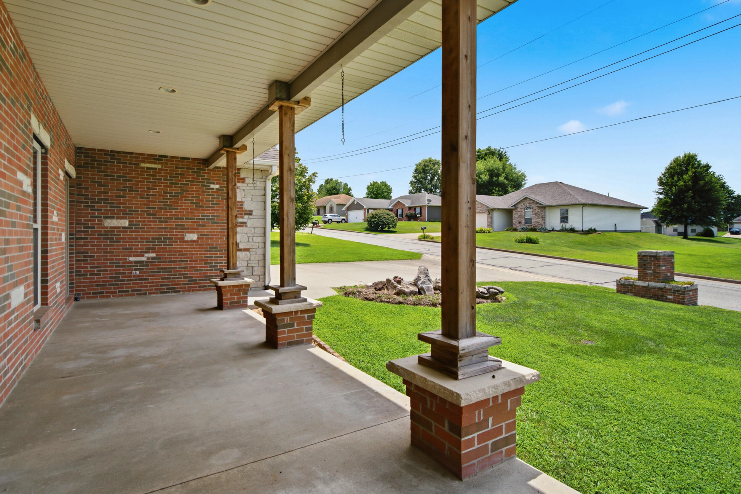 16934 Farris Cir Property Photo 46