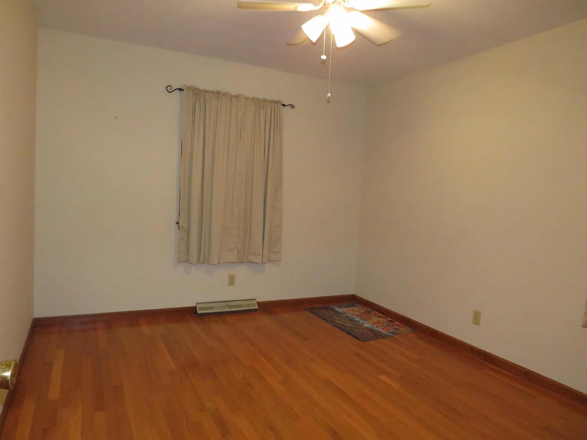 922 Lincoln Ave Property Photo 5