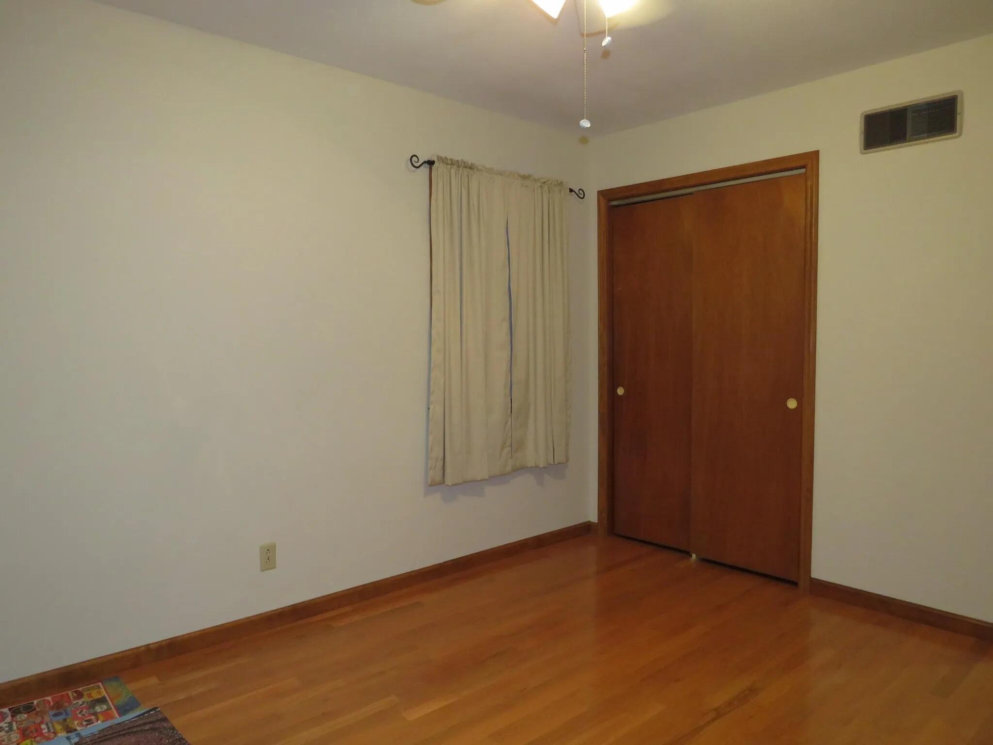 922 Lincoln Ave Property Photo 6