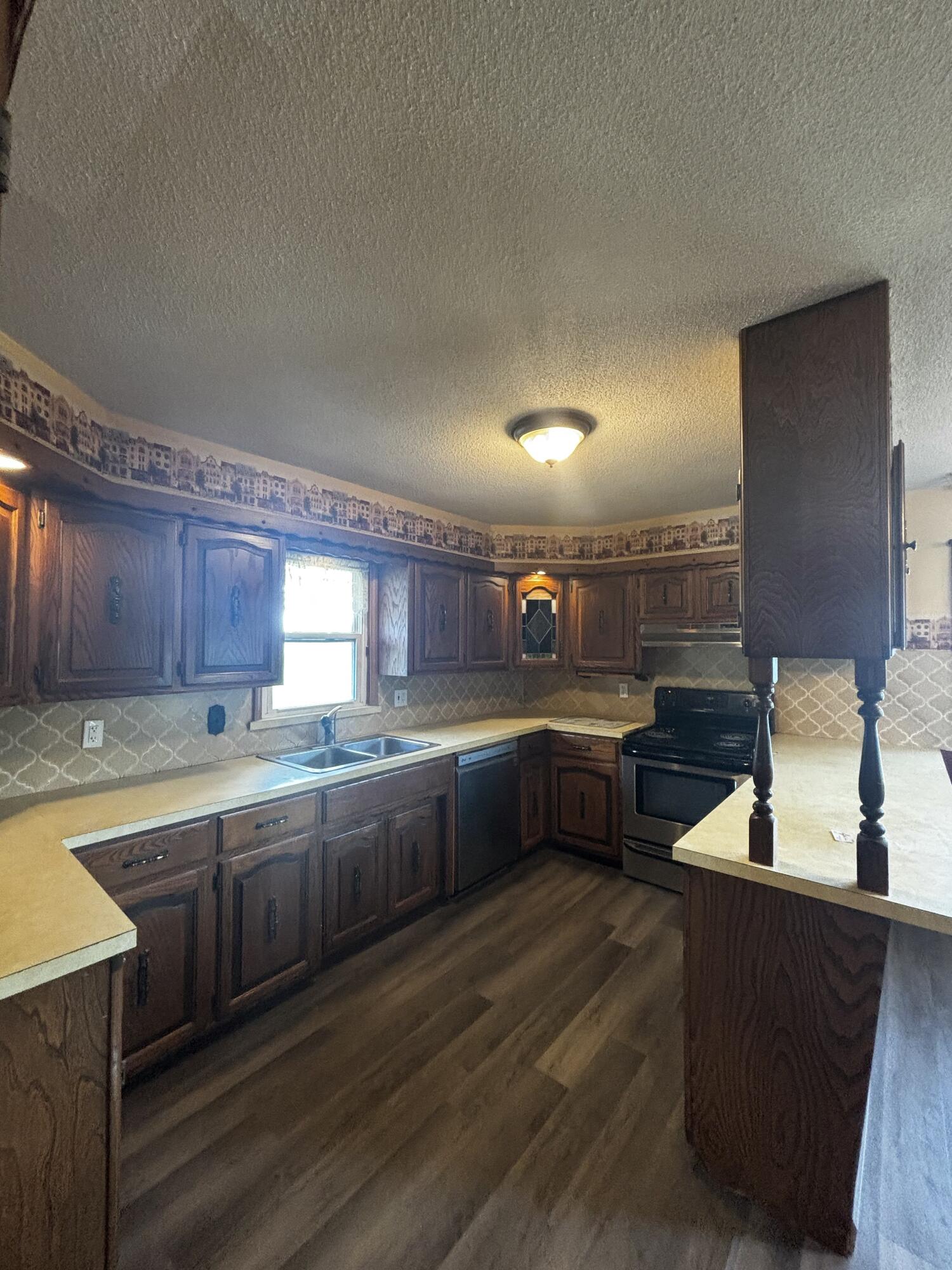 106 Chestnut St Property Photo 8