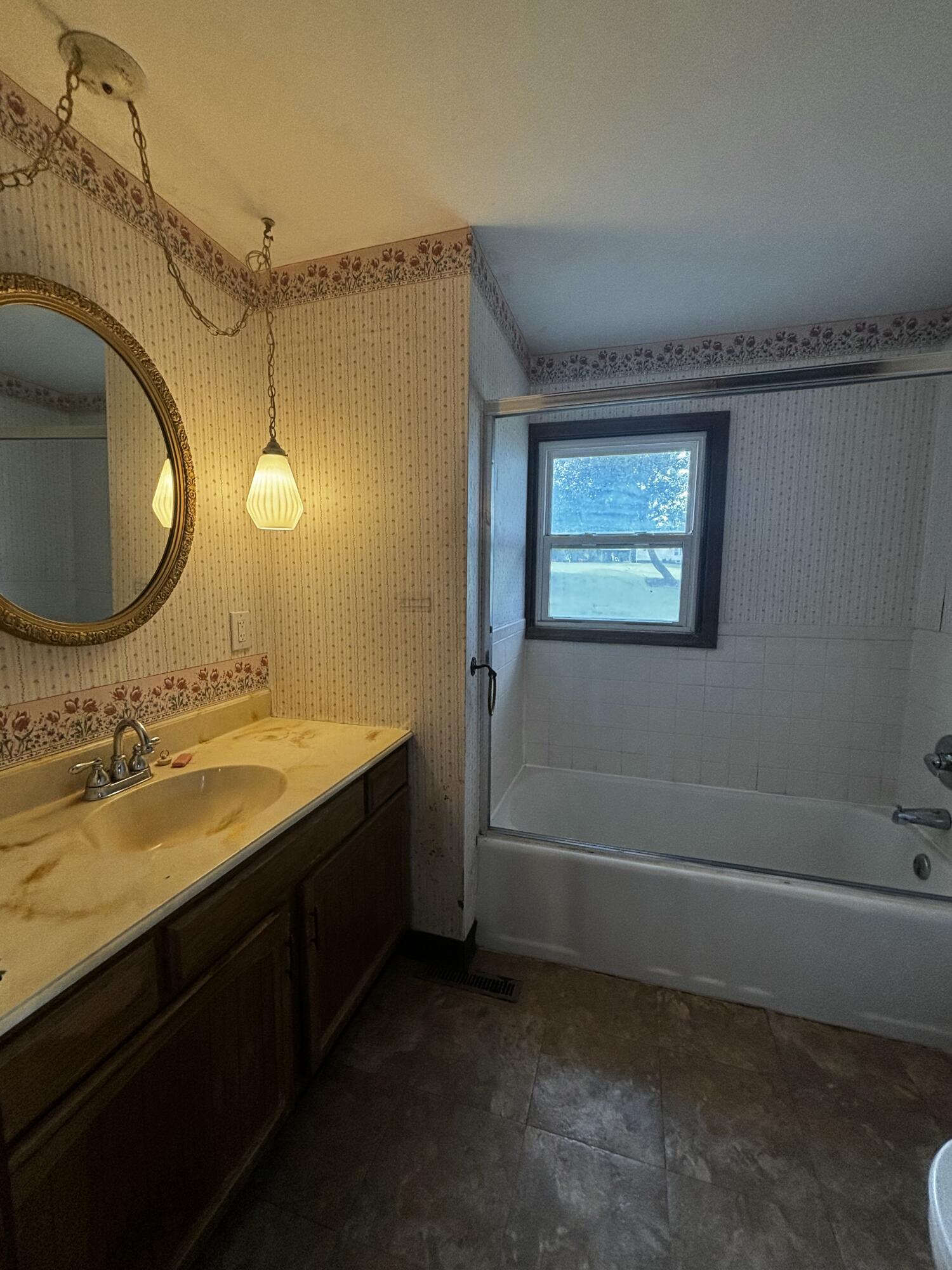106 Chestnut St Property Photo 9