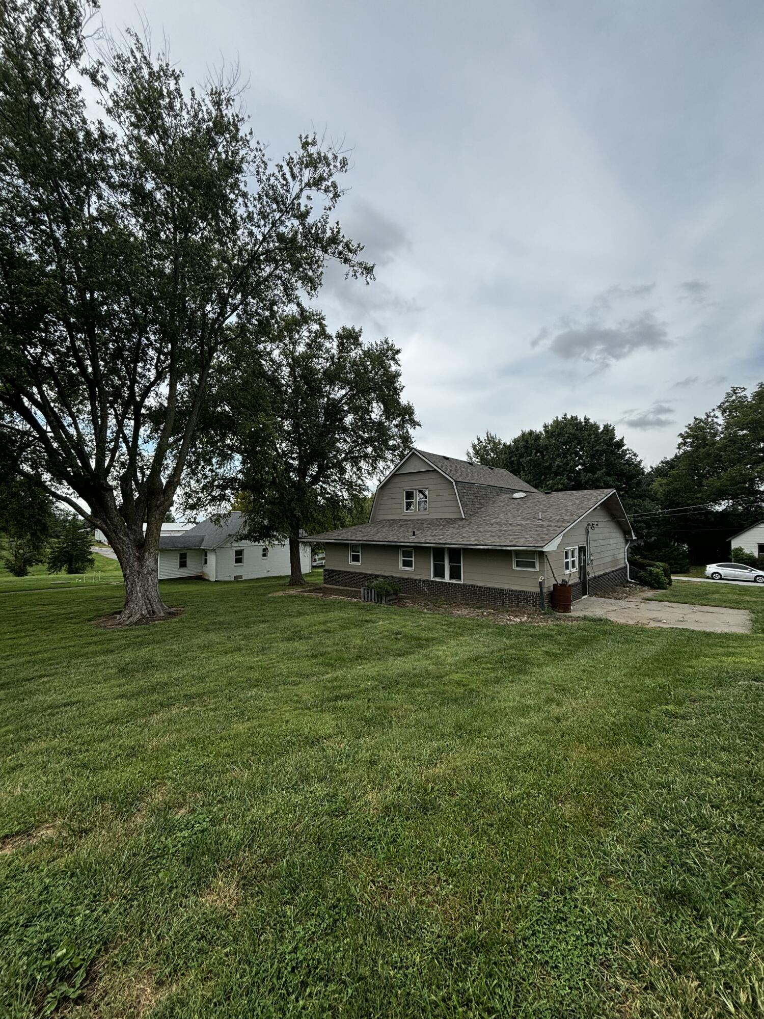 106 Chestnut St Property Photo 25