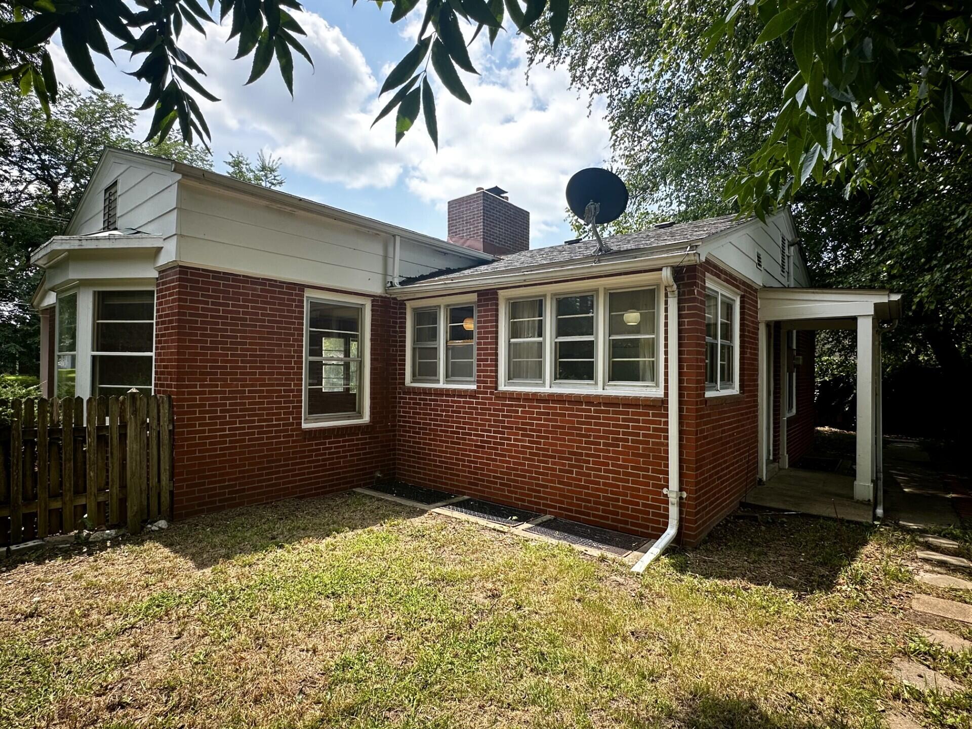 311 Vine St Property Photo 2
