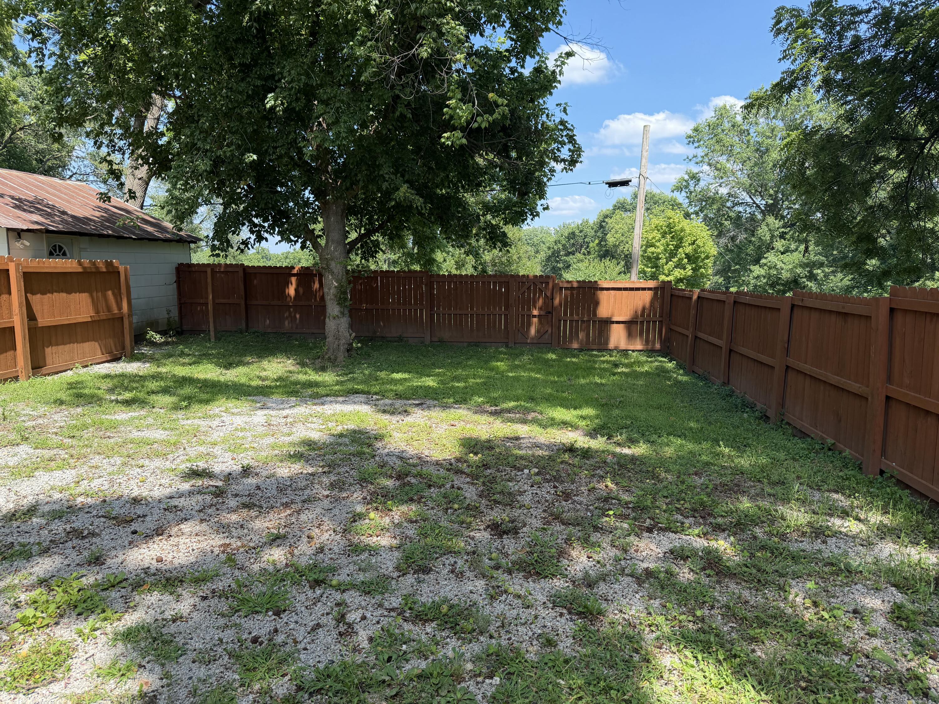 310 Main St Property Photo 12