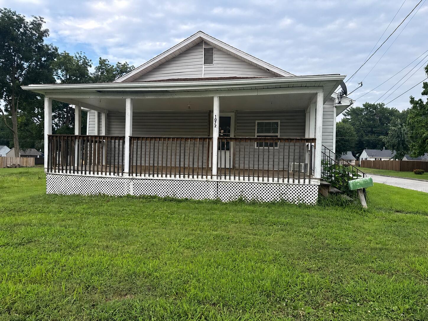 1072 Ellsworth Ave Property Photo 1
