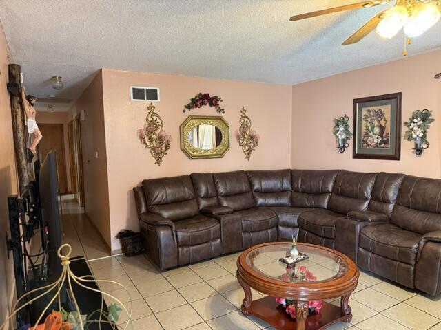622 Shamrock Dr Property Photo 3
