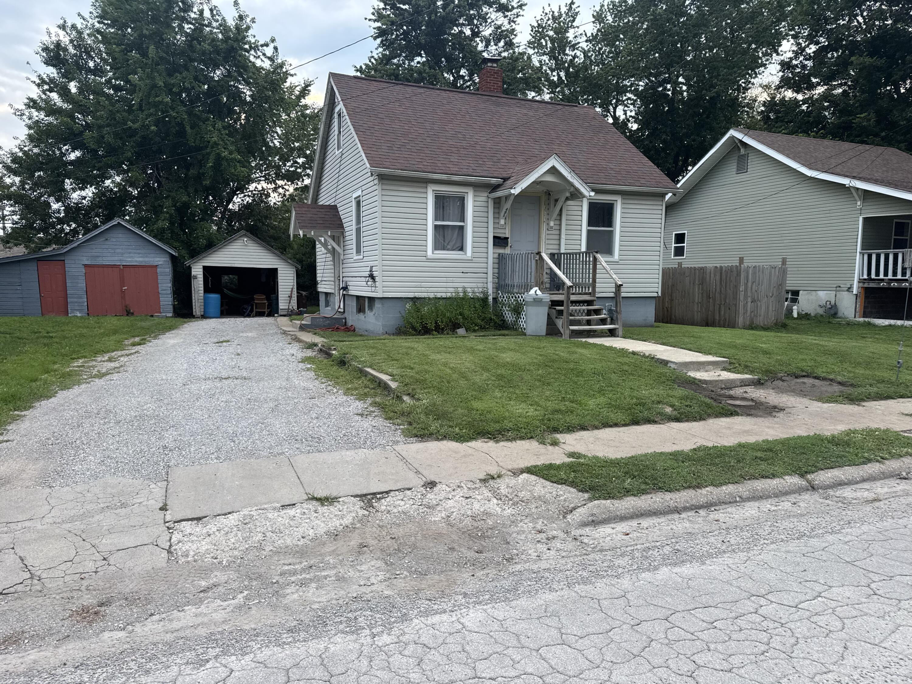 431 Bond Ave Property Photo 1