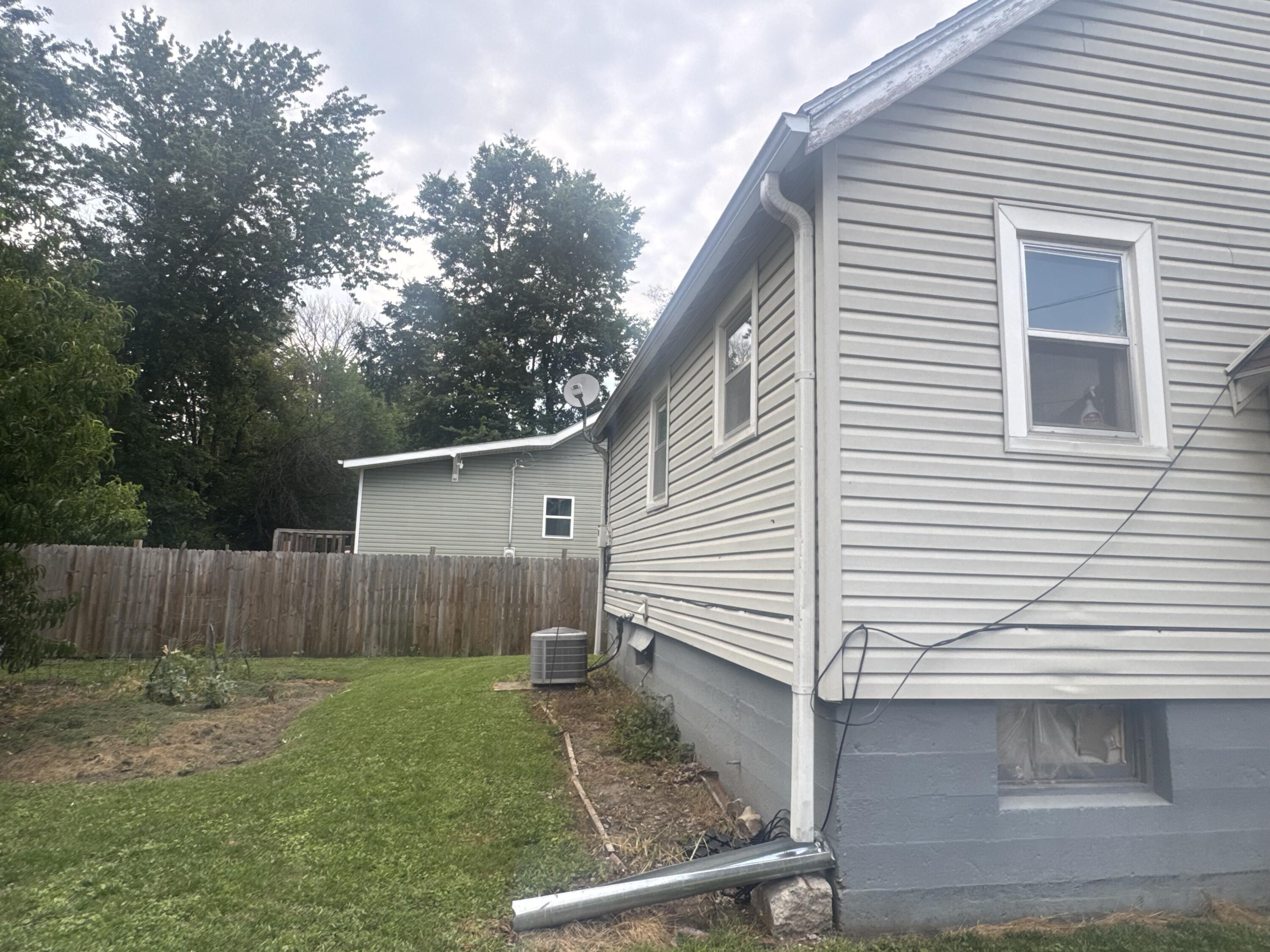 431 Bond Ave Property Photo 4