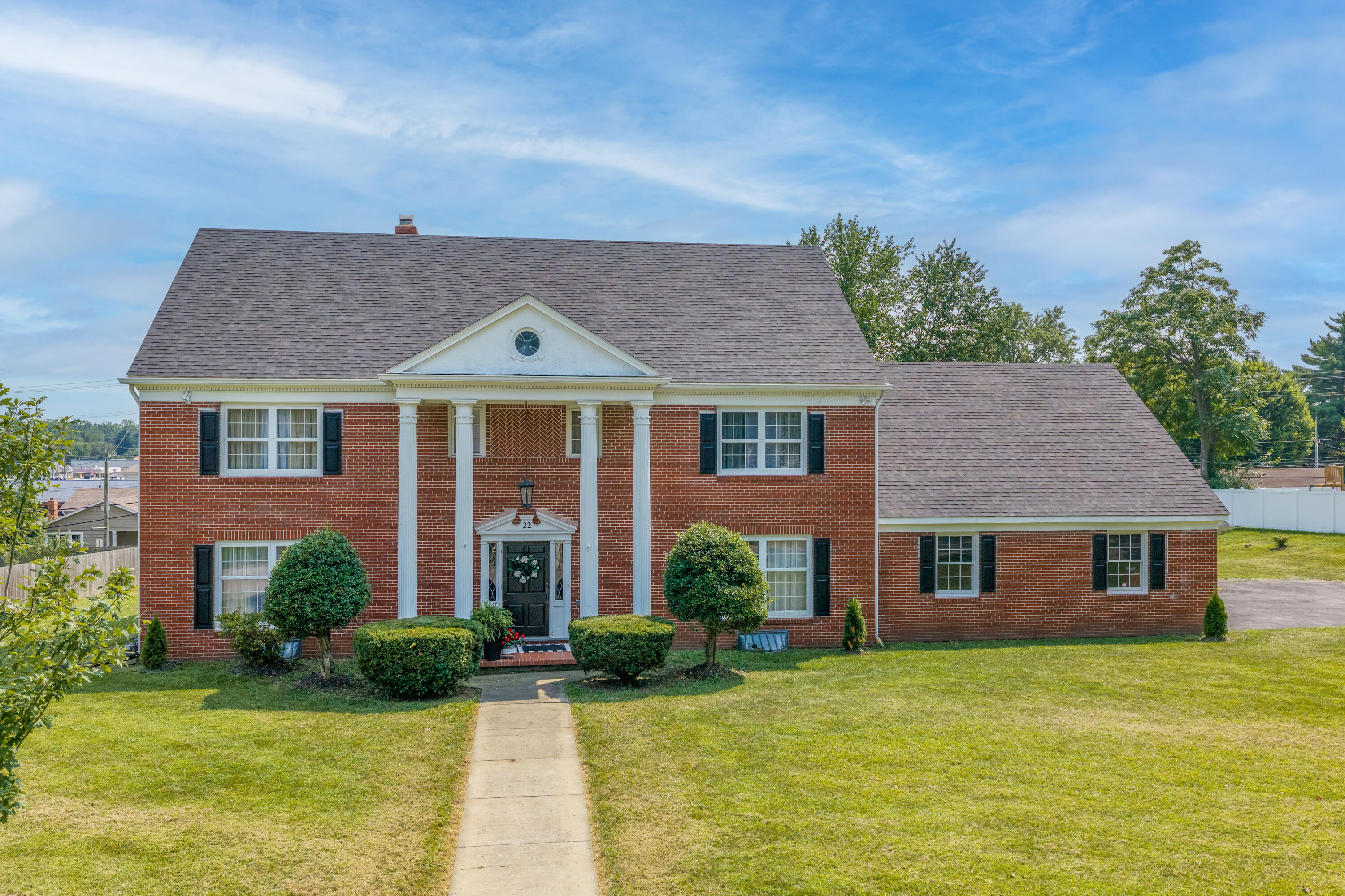 22 Thornhill Ln Property Photo 1