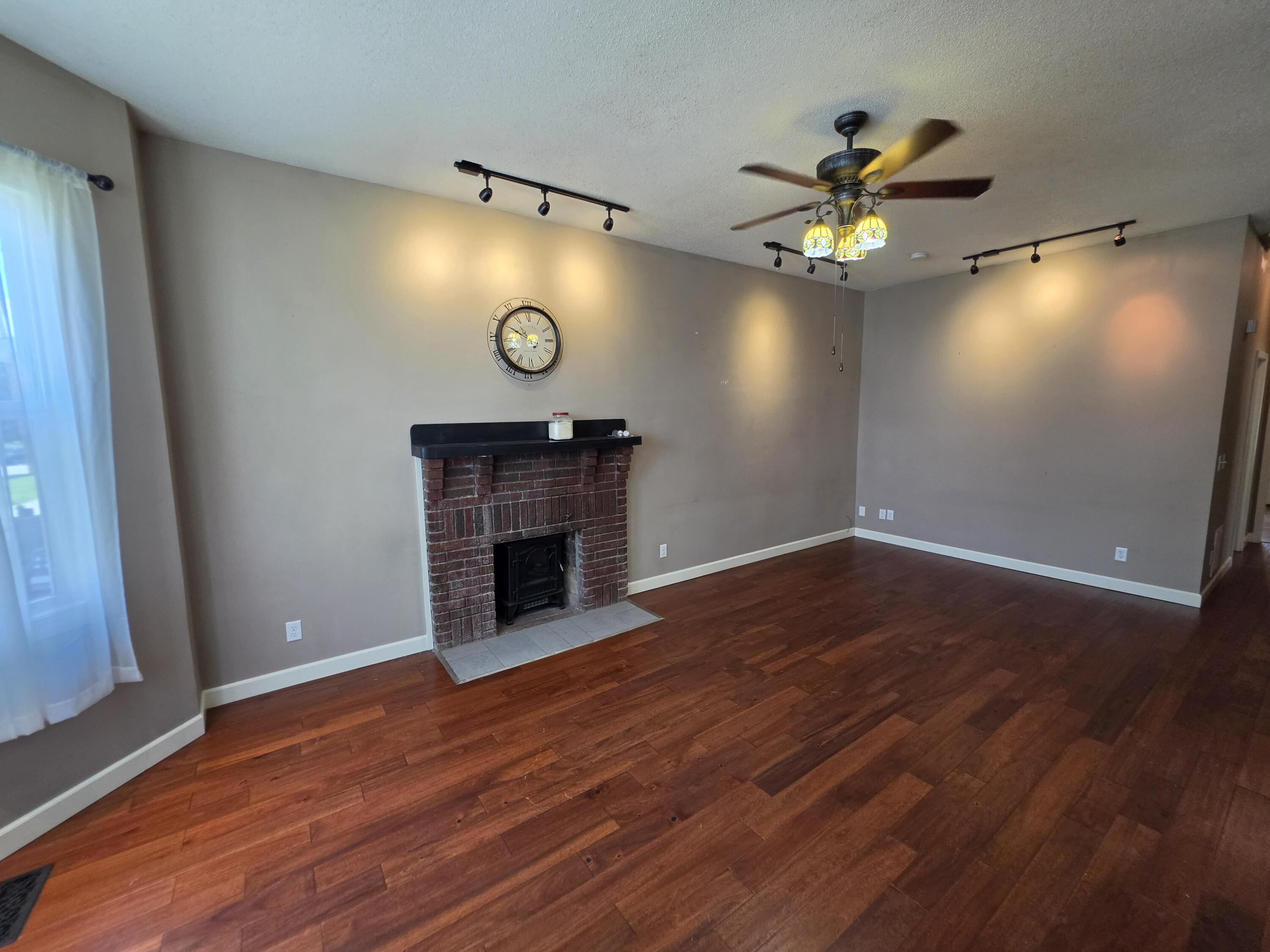 804 Spring St Property Photo 10