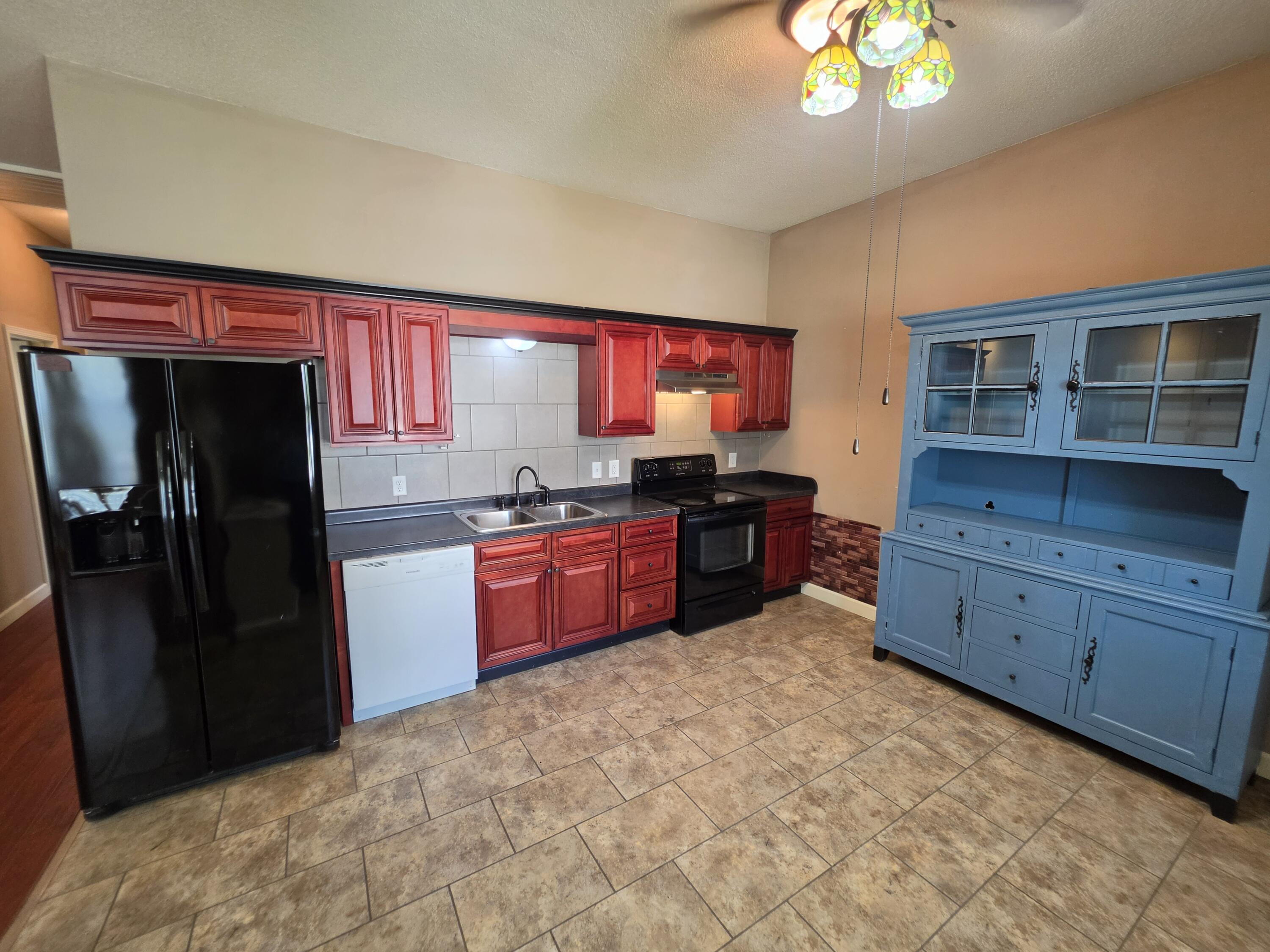 804 Spring St Property Photo 16