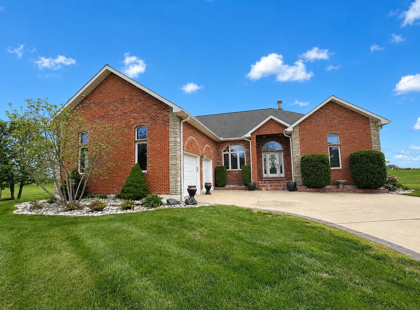 210 Meadow Crest Ct Property Photo 1