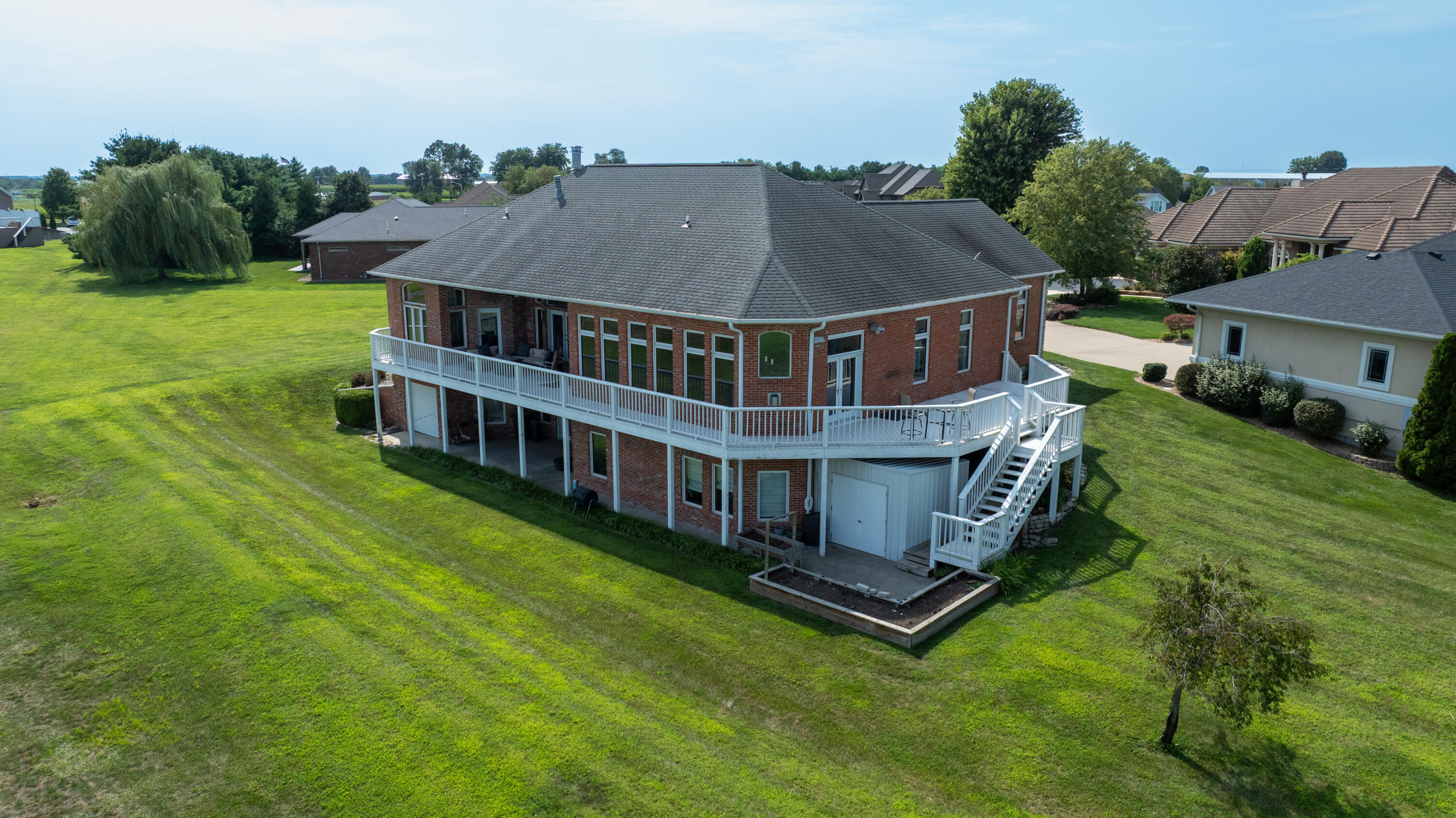 210 Meadow Crest Ct Property Photo 6