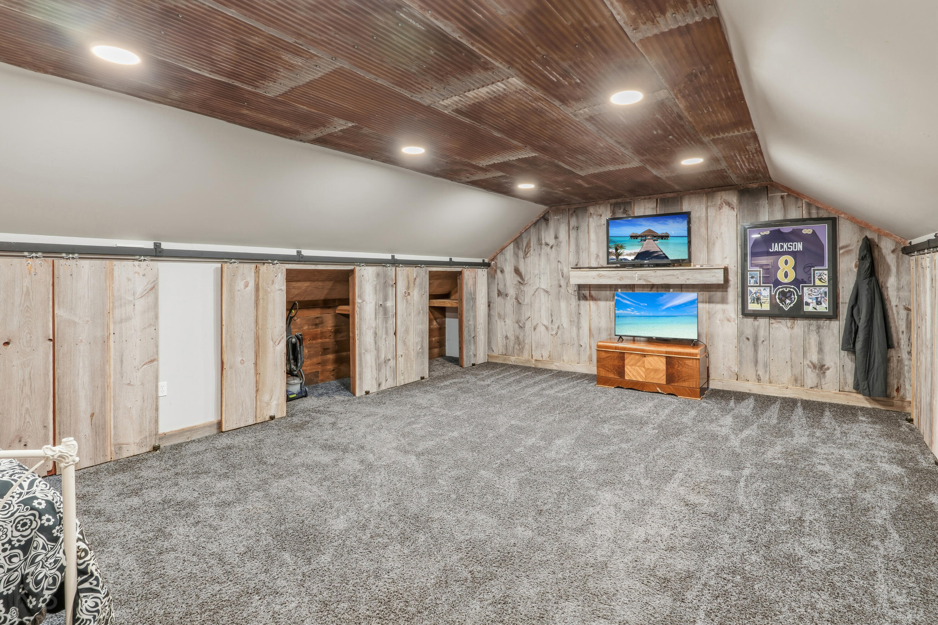 210 Meadow Crest Ct Property Photo 41