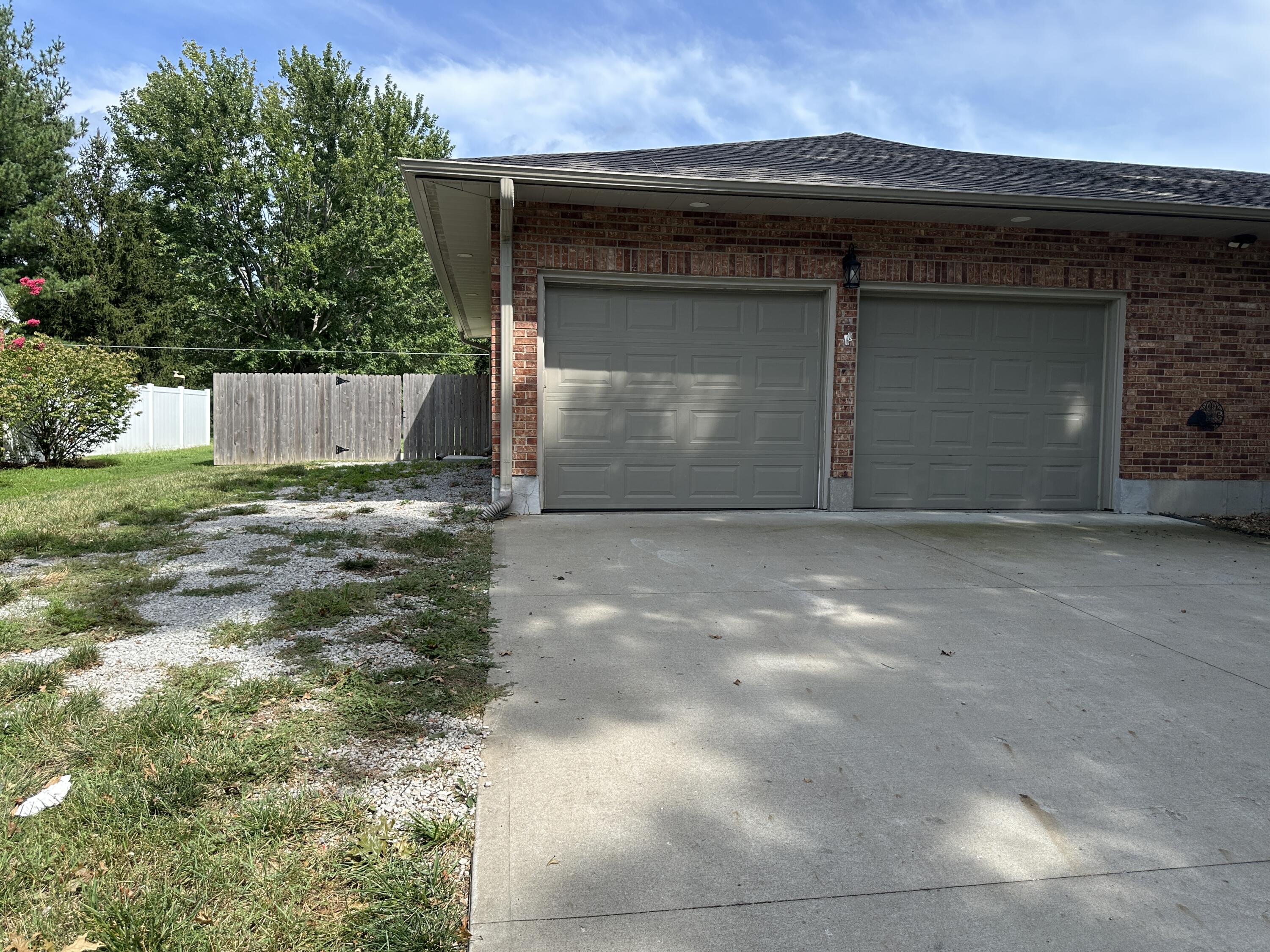 808 Mar Dr Property Photo 3