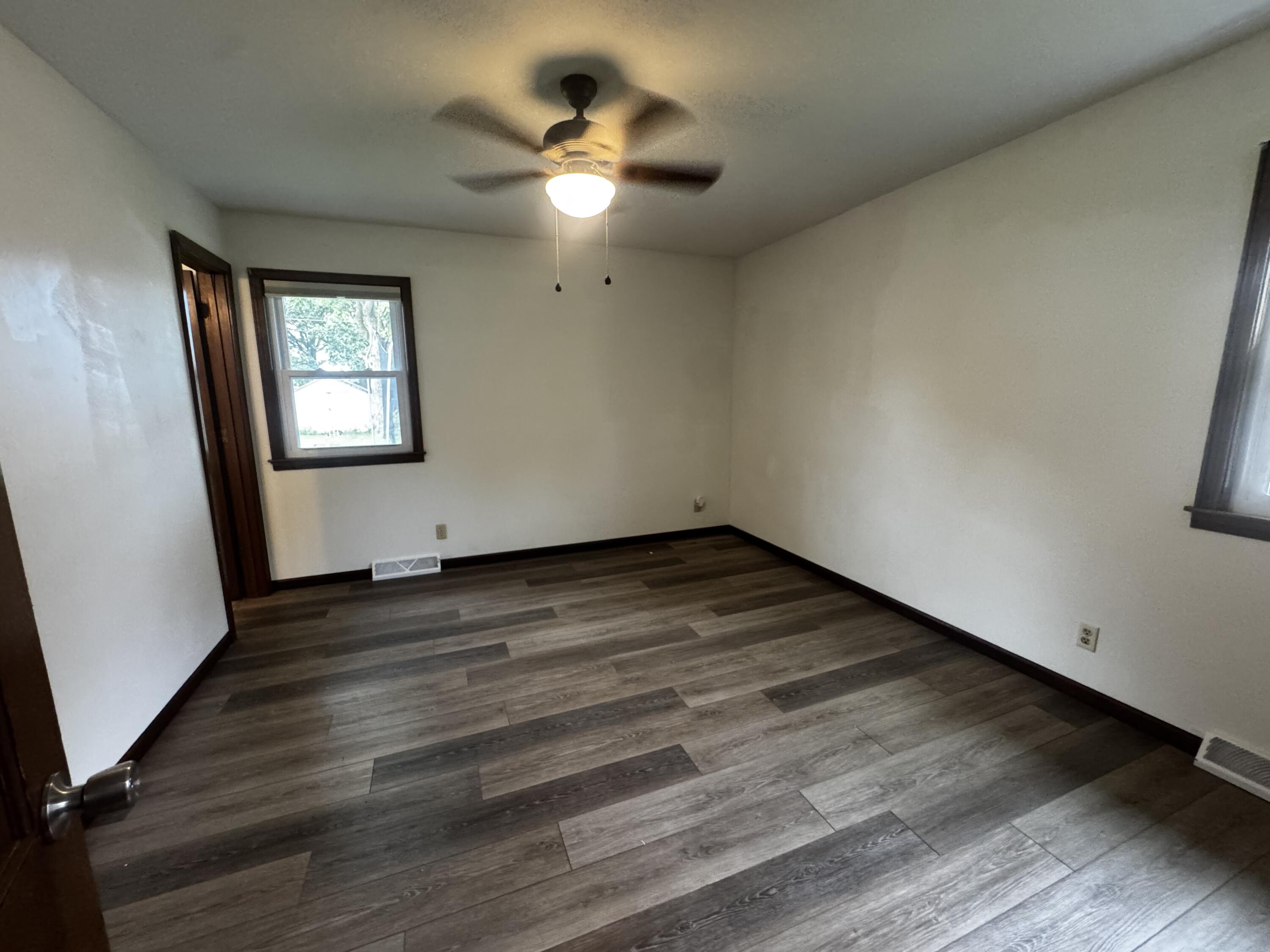 725 Crestwood Dr Property Photo 22