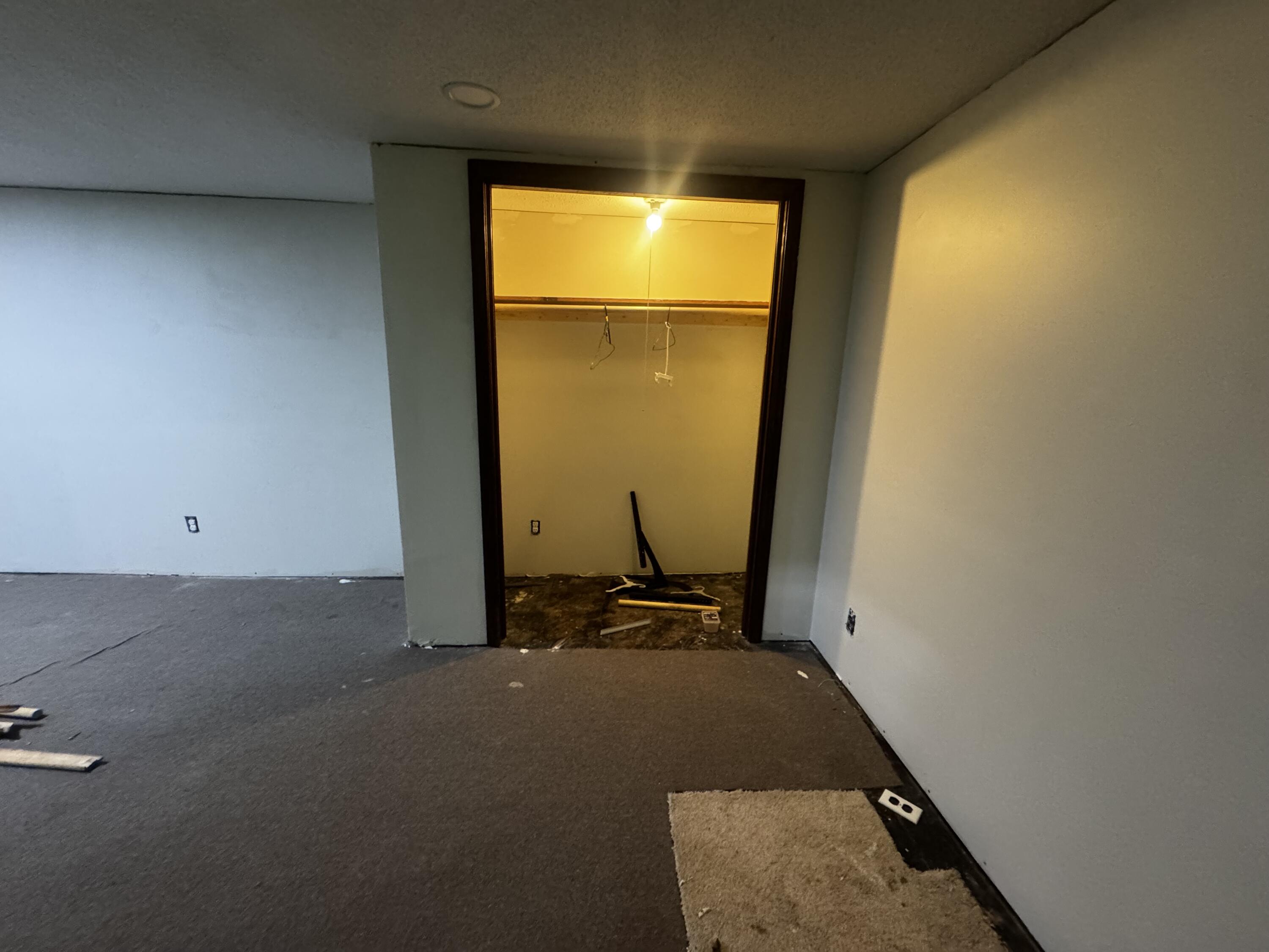 725 Crestwood Dr Property Photo 27