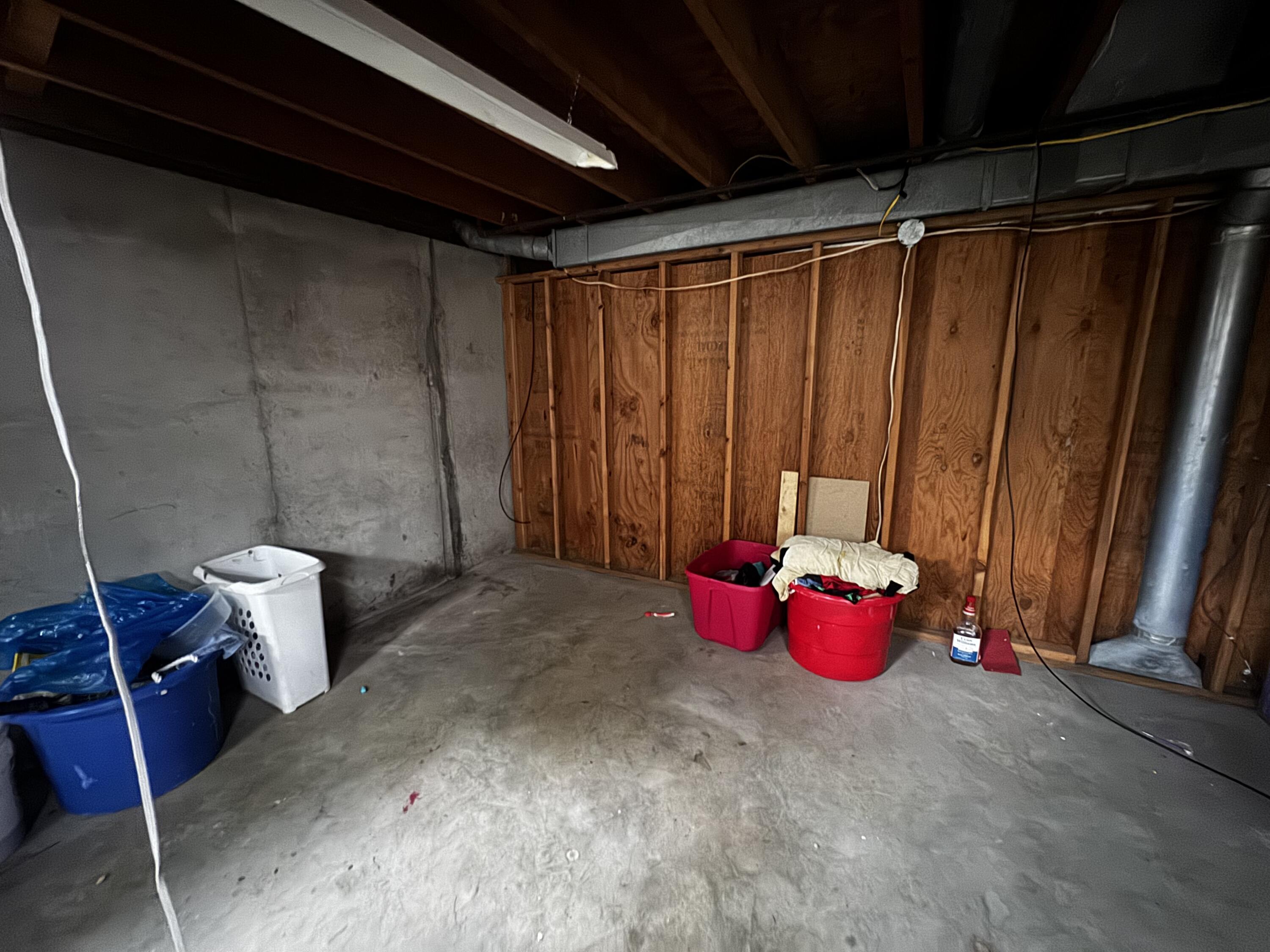 725 Crestwood Dr Property Photo 33