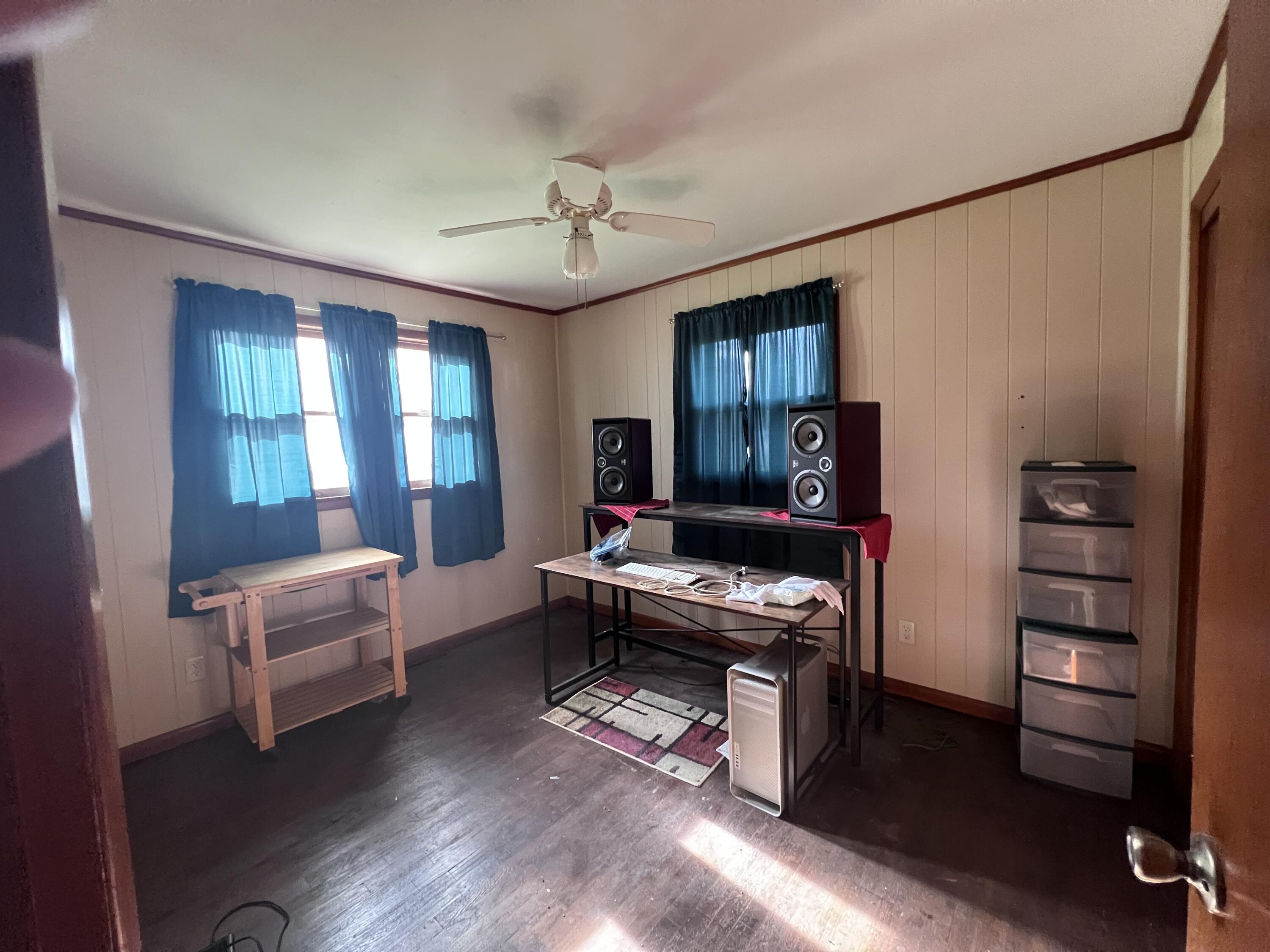820 Park Property Photo 8