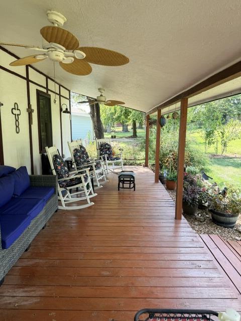 617 Lake Dr Property Photo 5