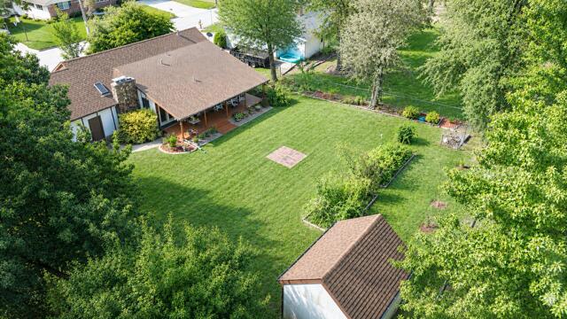 617 Lake Dr Property Photo 8