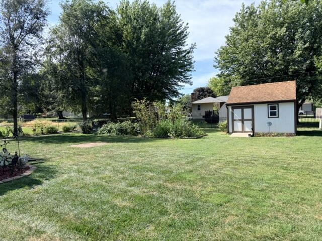 617 Lake Dr Property Photo 11
