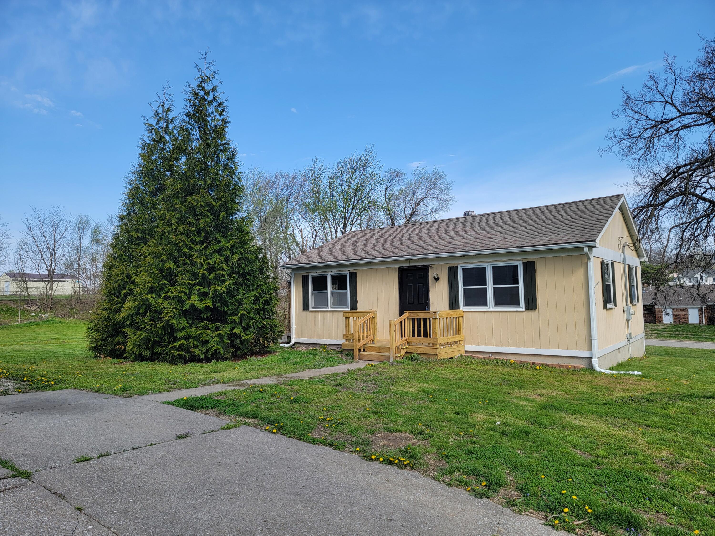 455 Redman Ave Property Photo 1