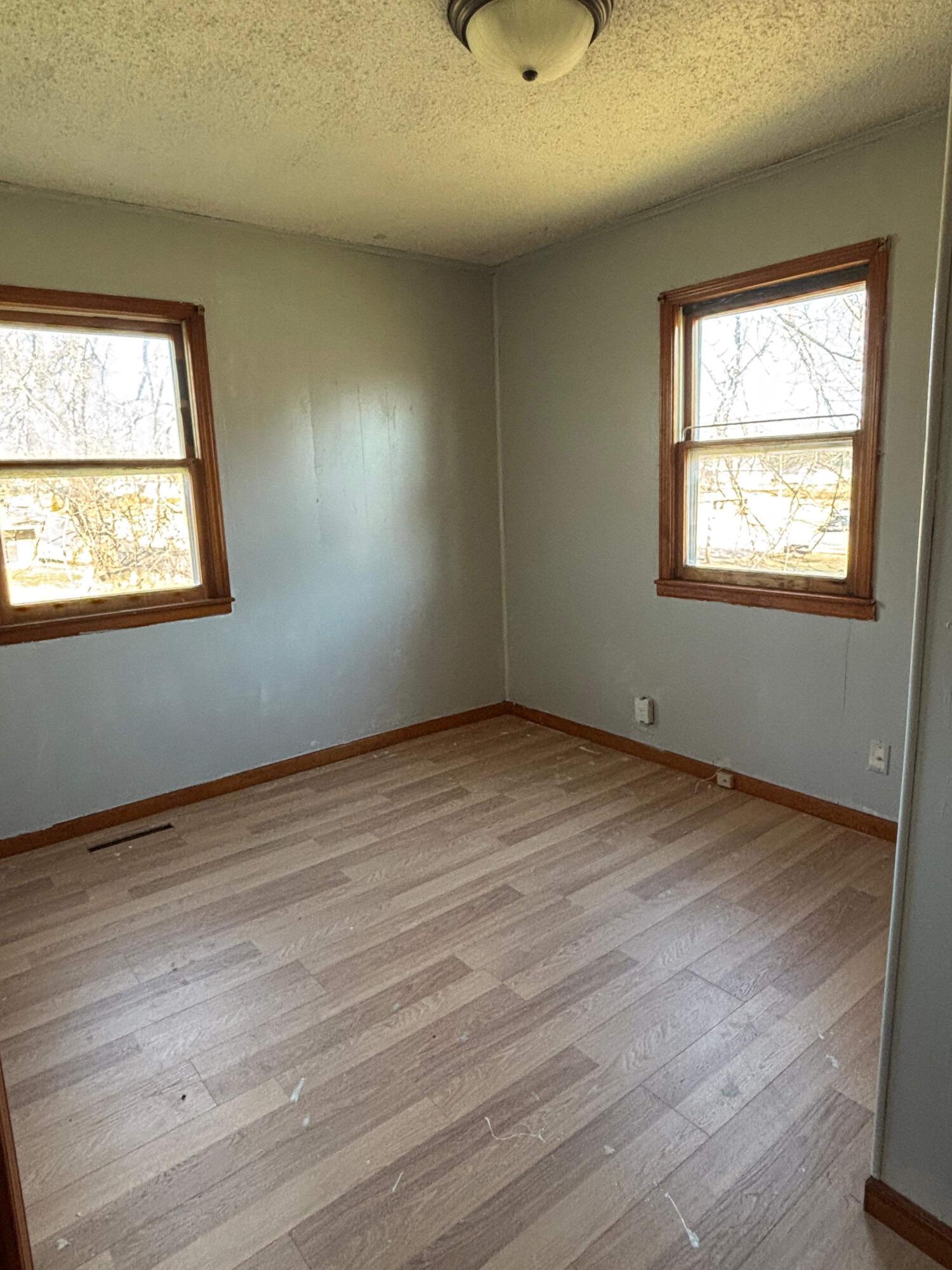 455 Redman Ave Property Photo 6