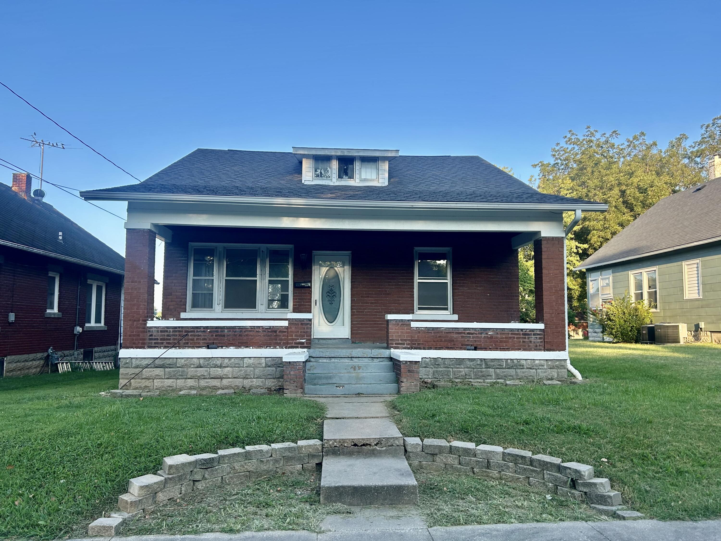 915 Shamrock Ave Property Photo 1