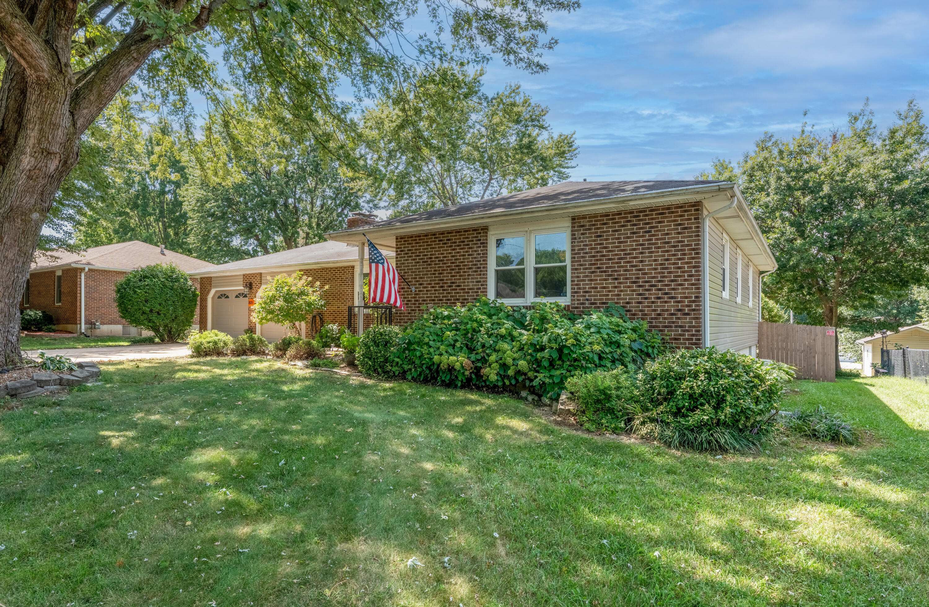 805 Mar Dr Property Photo 4