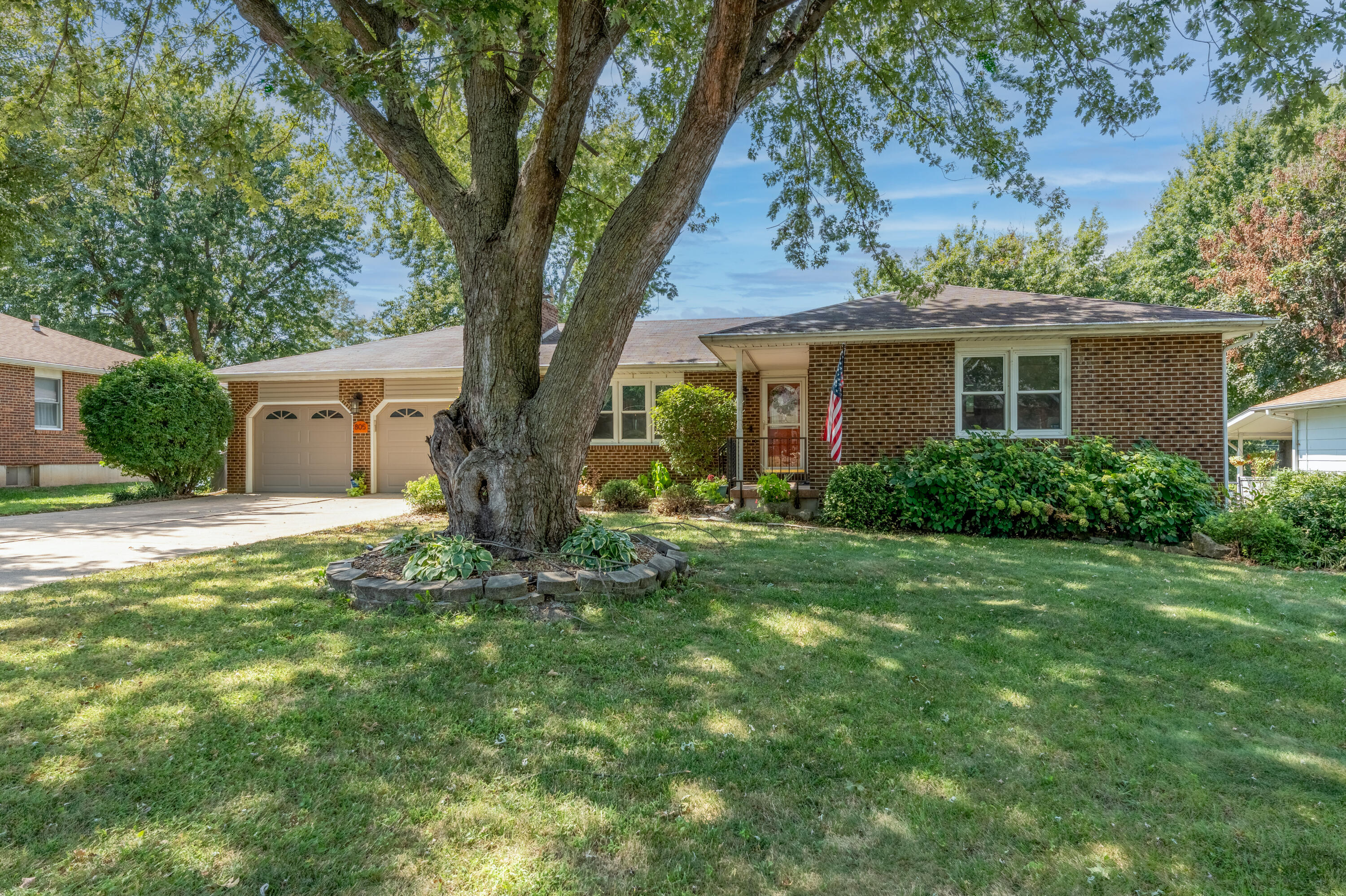 805 Mar Dr Property Photo 5