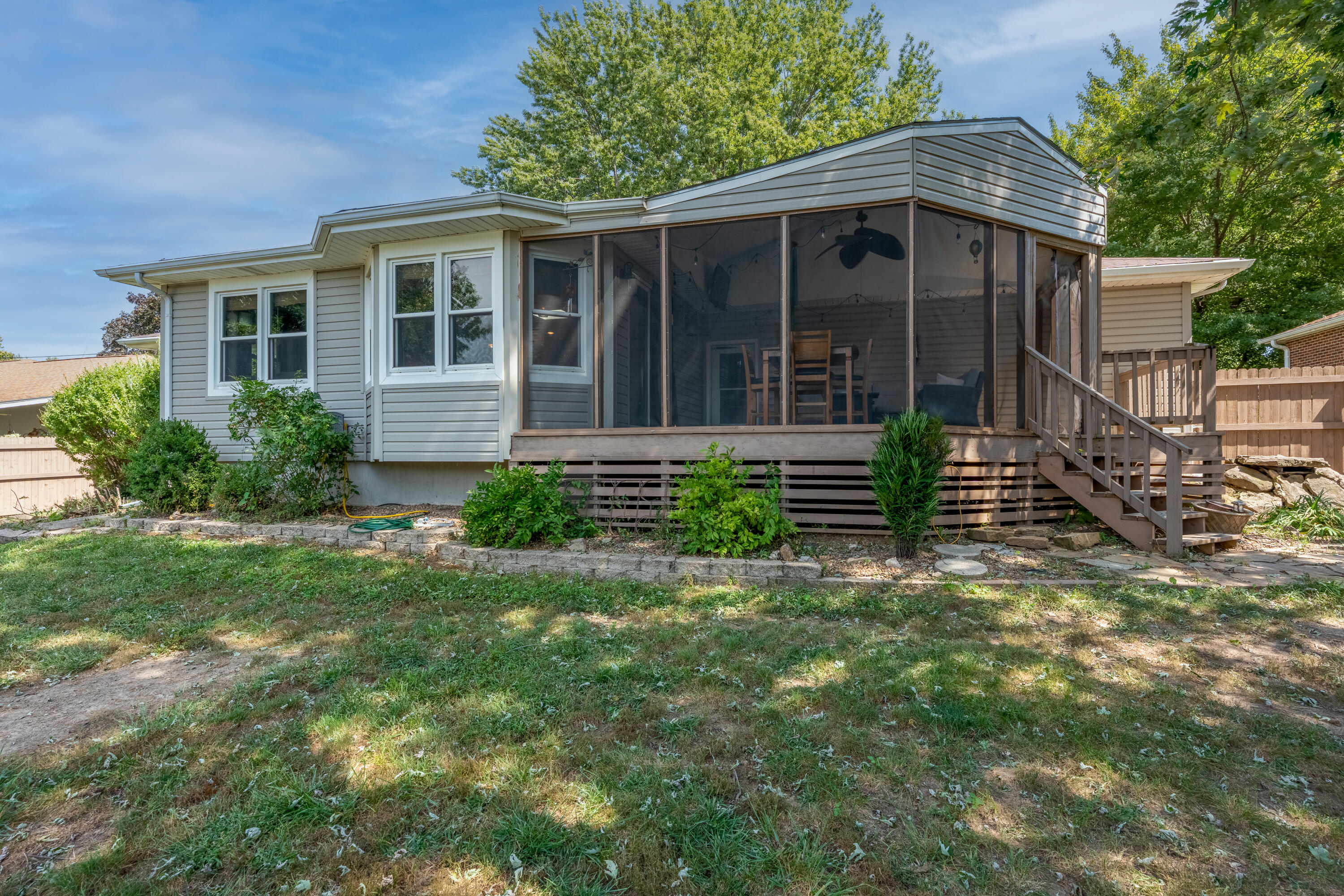 805 Mar Dr Property Photo 12