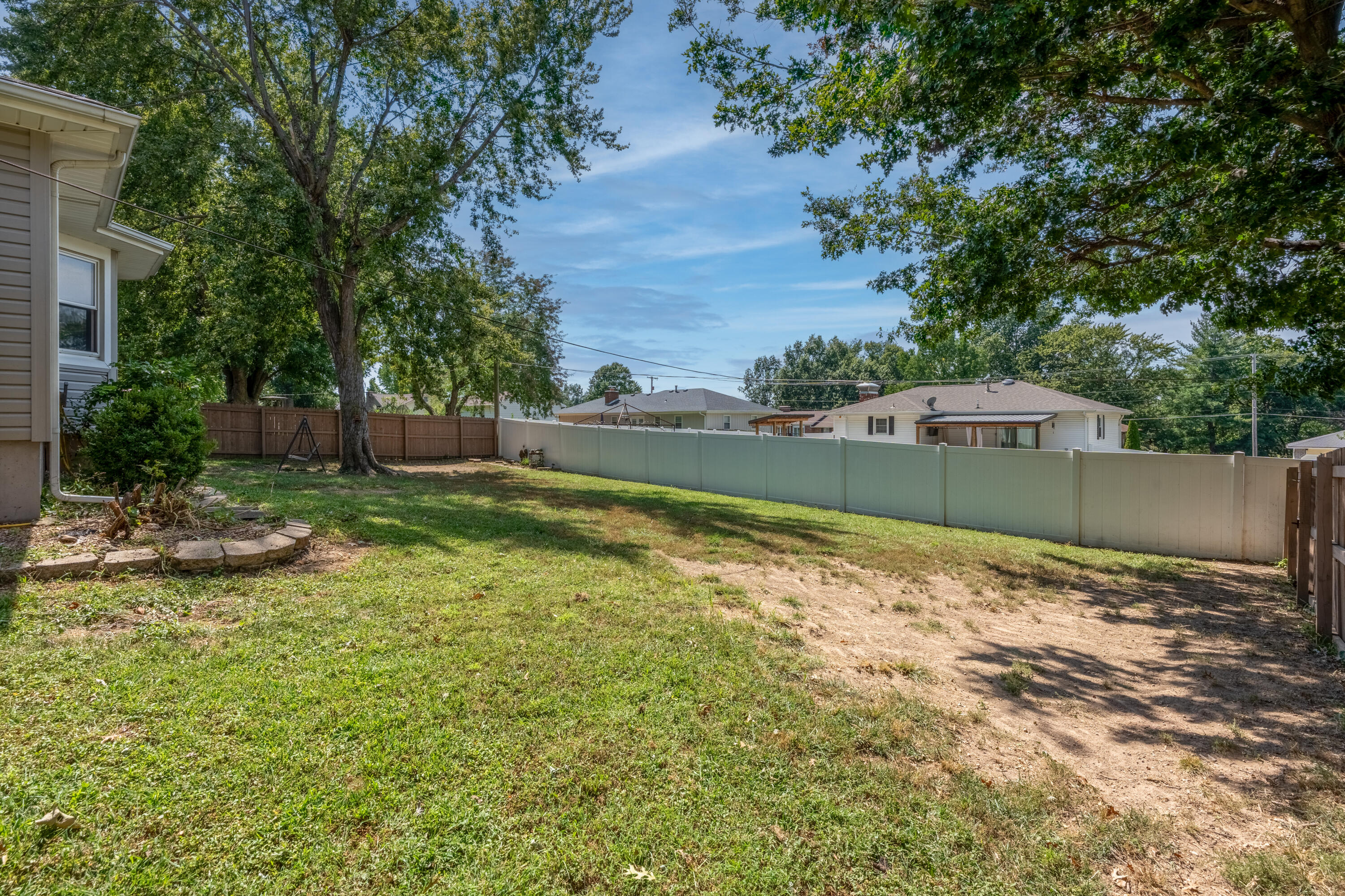 805 Mar Dr Property Photo 13