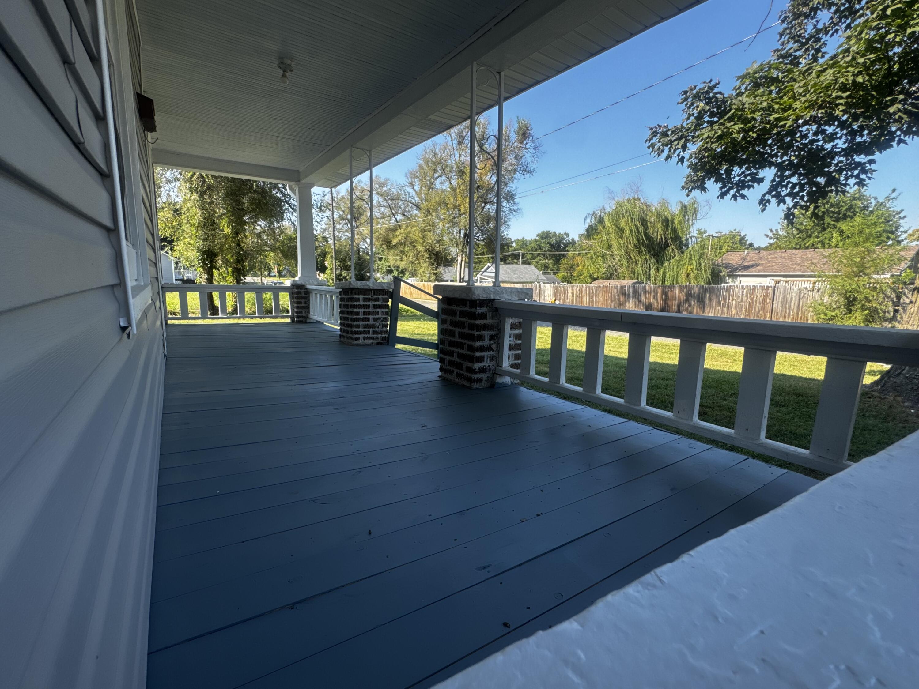 462 Carroll Ave Property Photo 4