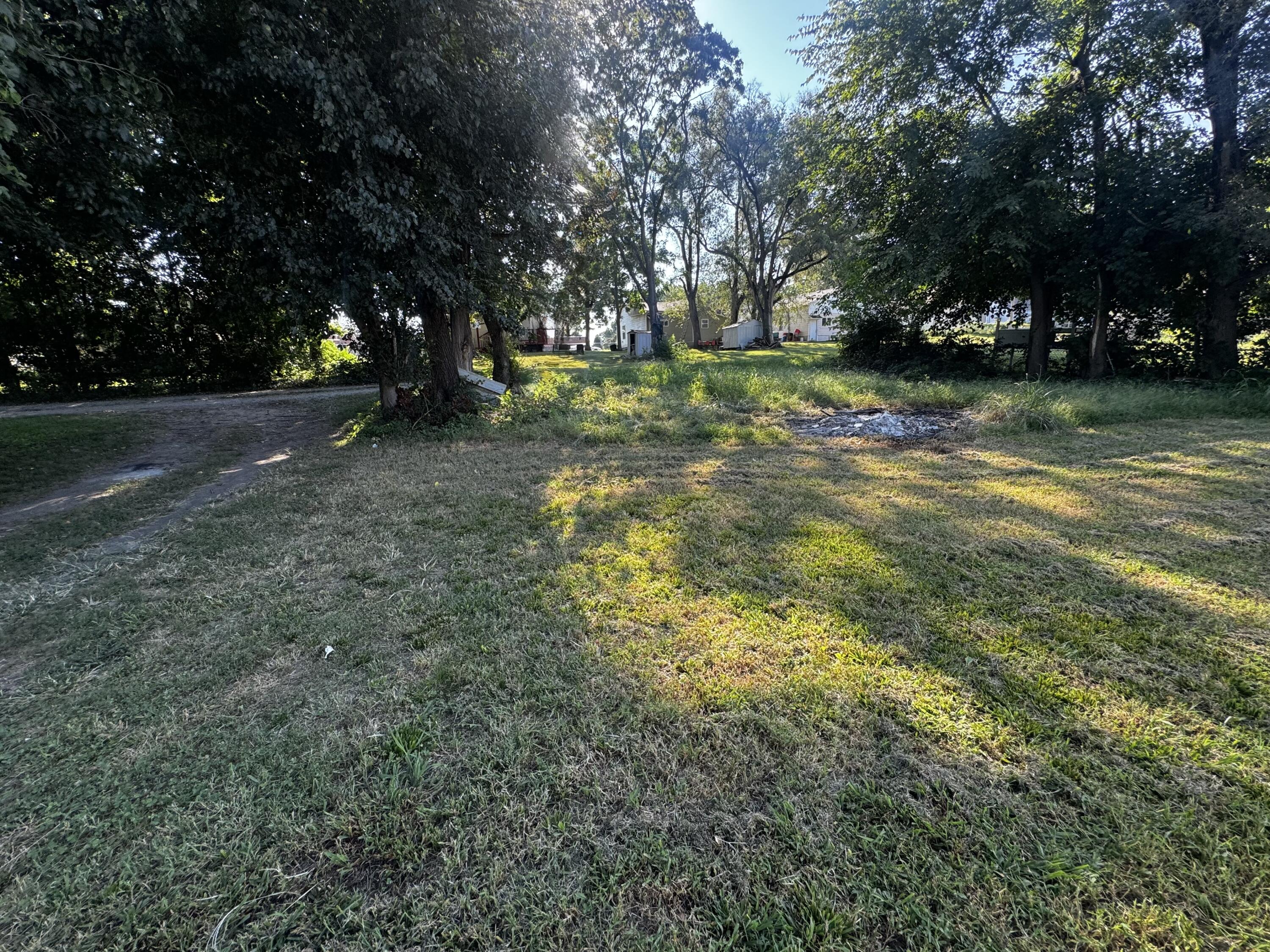 462 Carroll Ave Property Photo 12