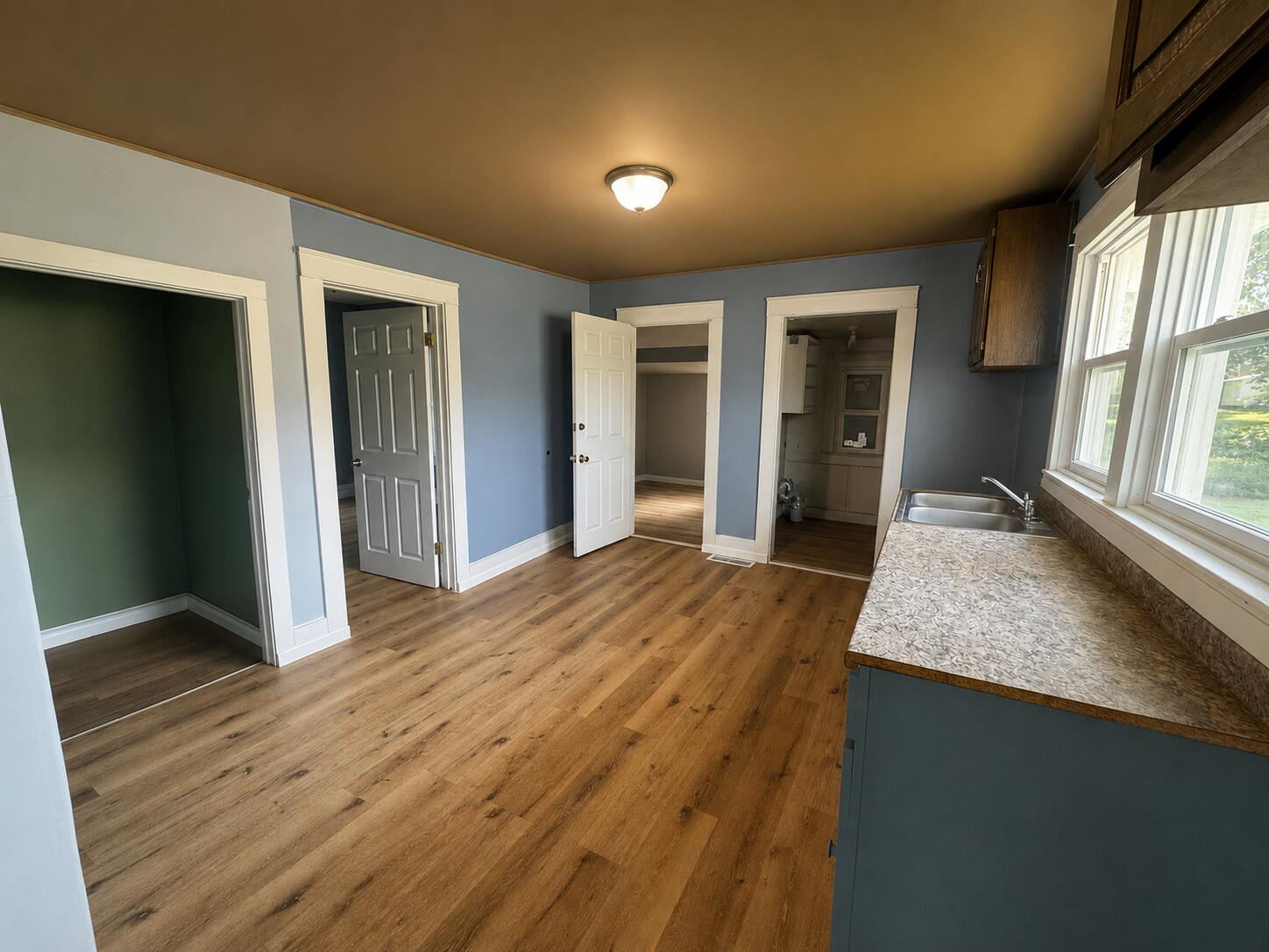 462 Carroll Ave Property Photo 15
