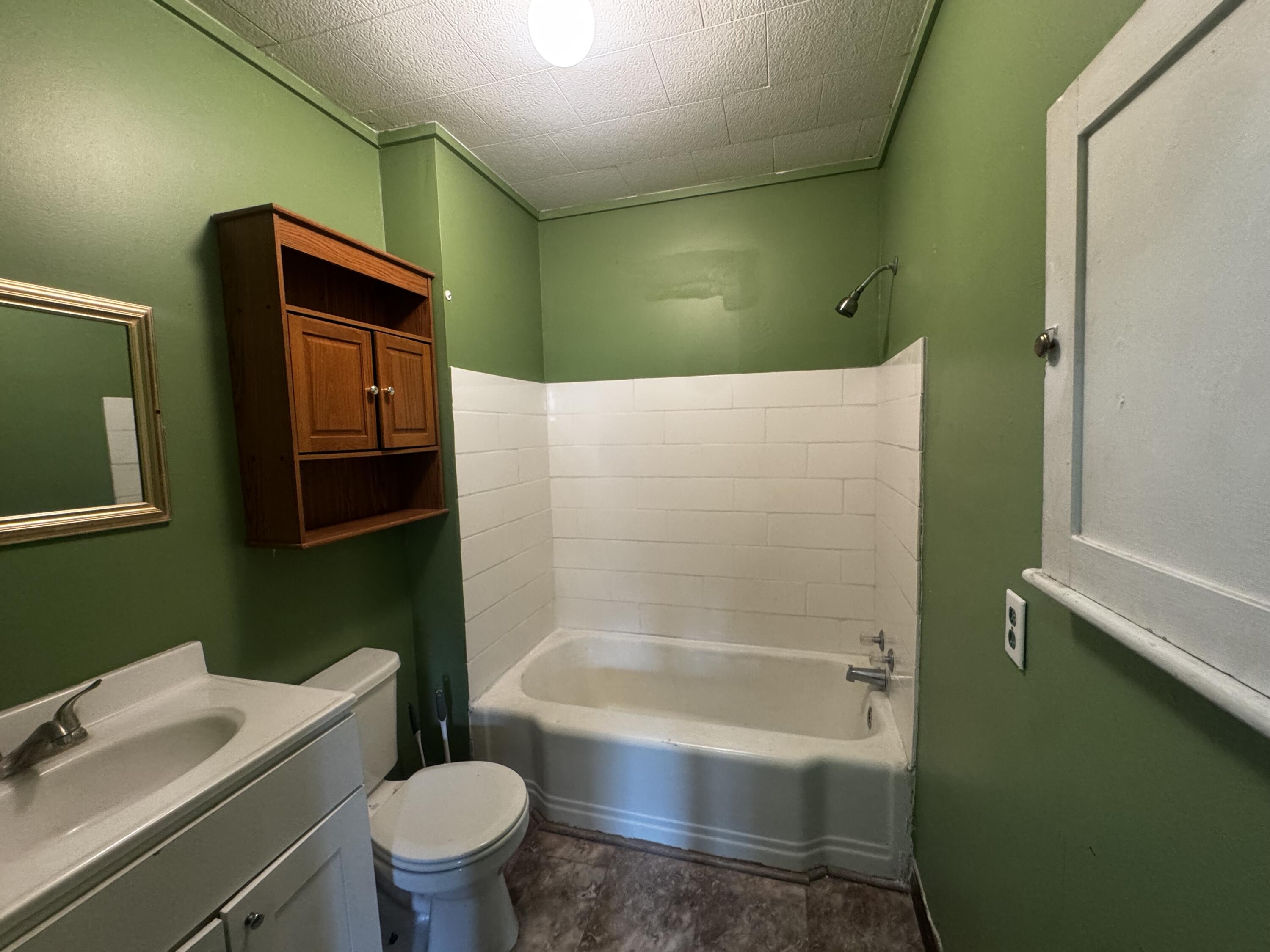 462 Carroll Ave Property Photo 24