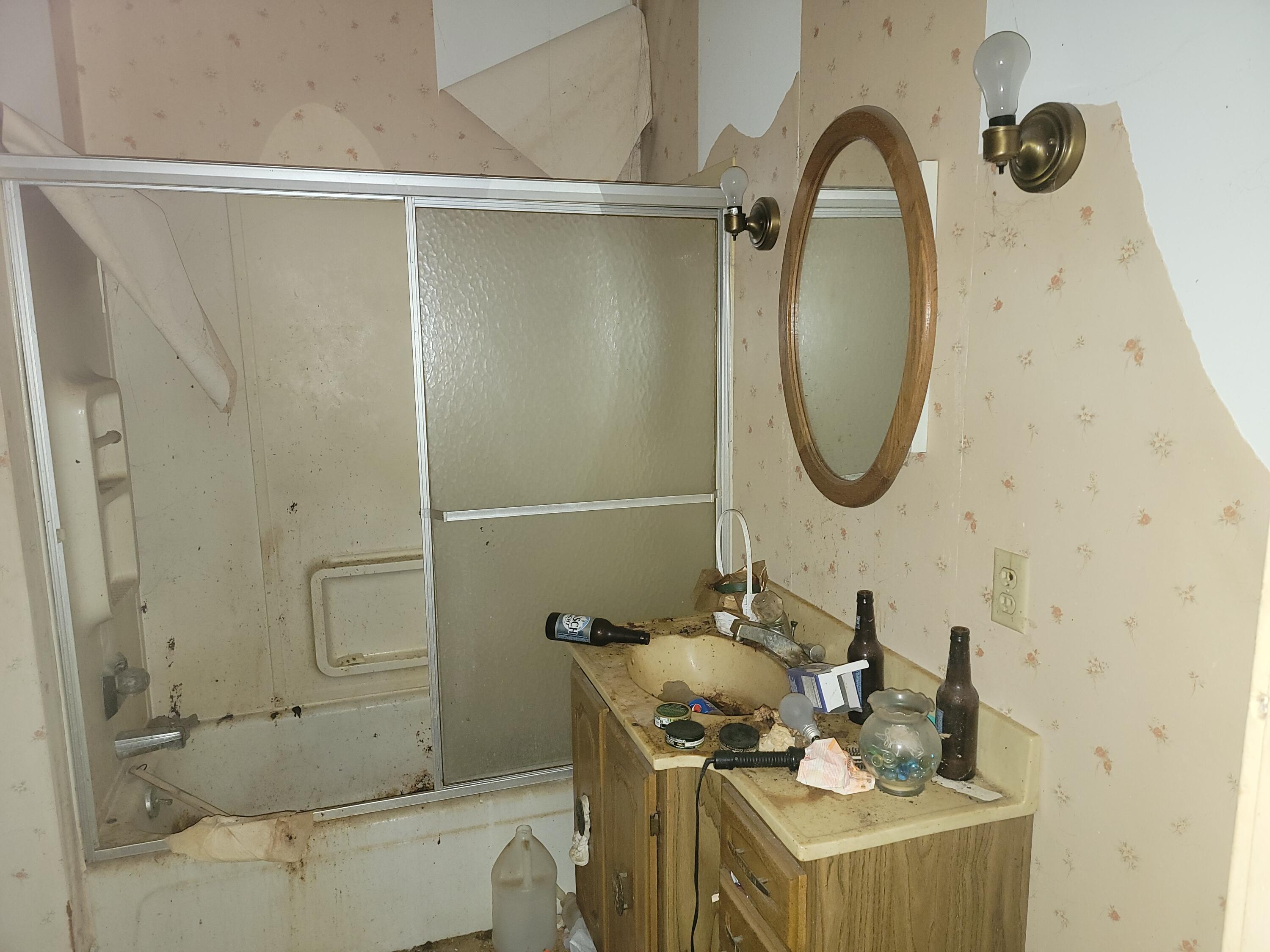 457 Jefferson Ave Property Photo 3