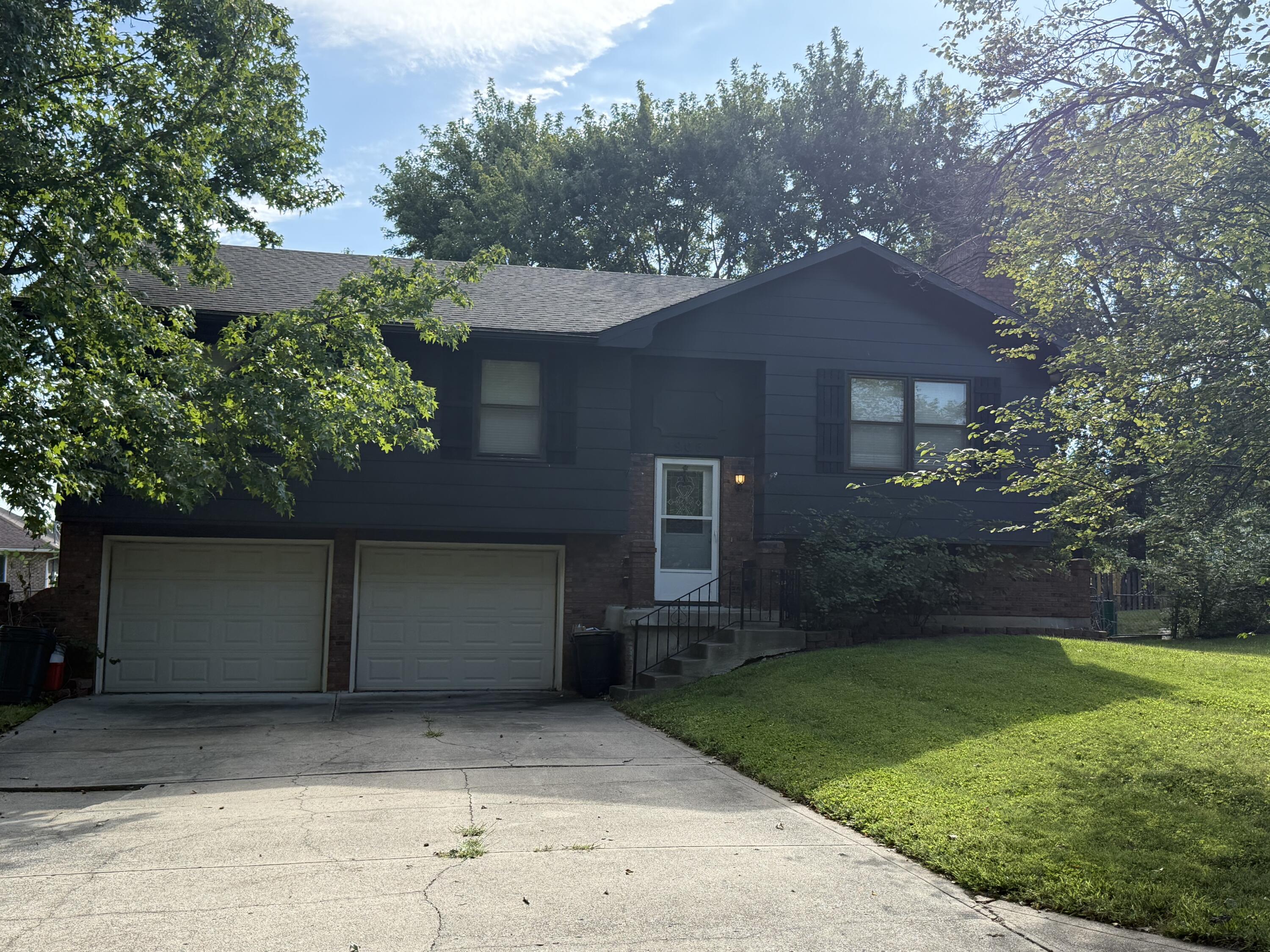 906 Ann Dr Property Photo 1
