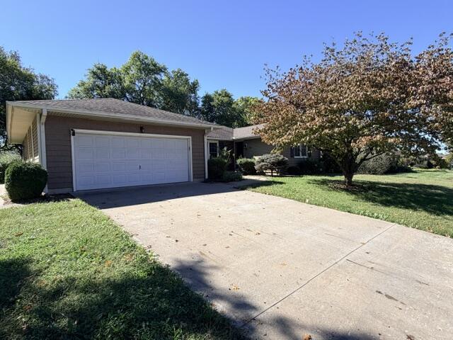 714 Lake Dr Property Photo 1