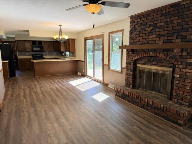 714 Lake Dr Property Photo 3