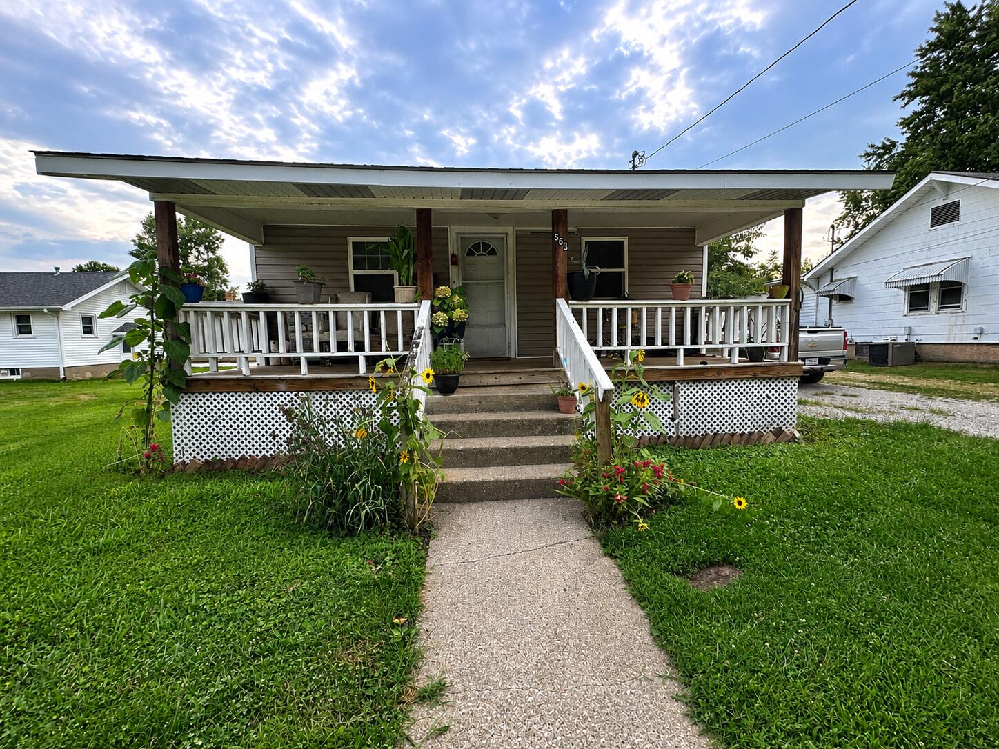 563 Benton Ave Property Photo 1