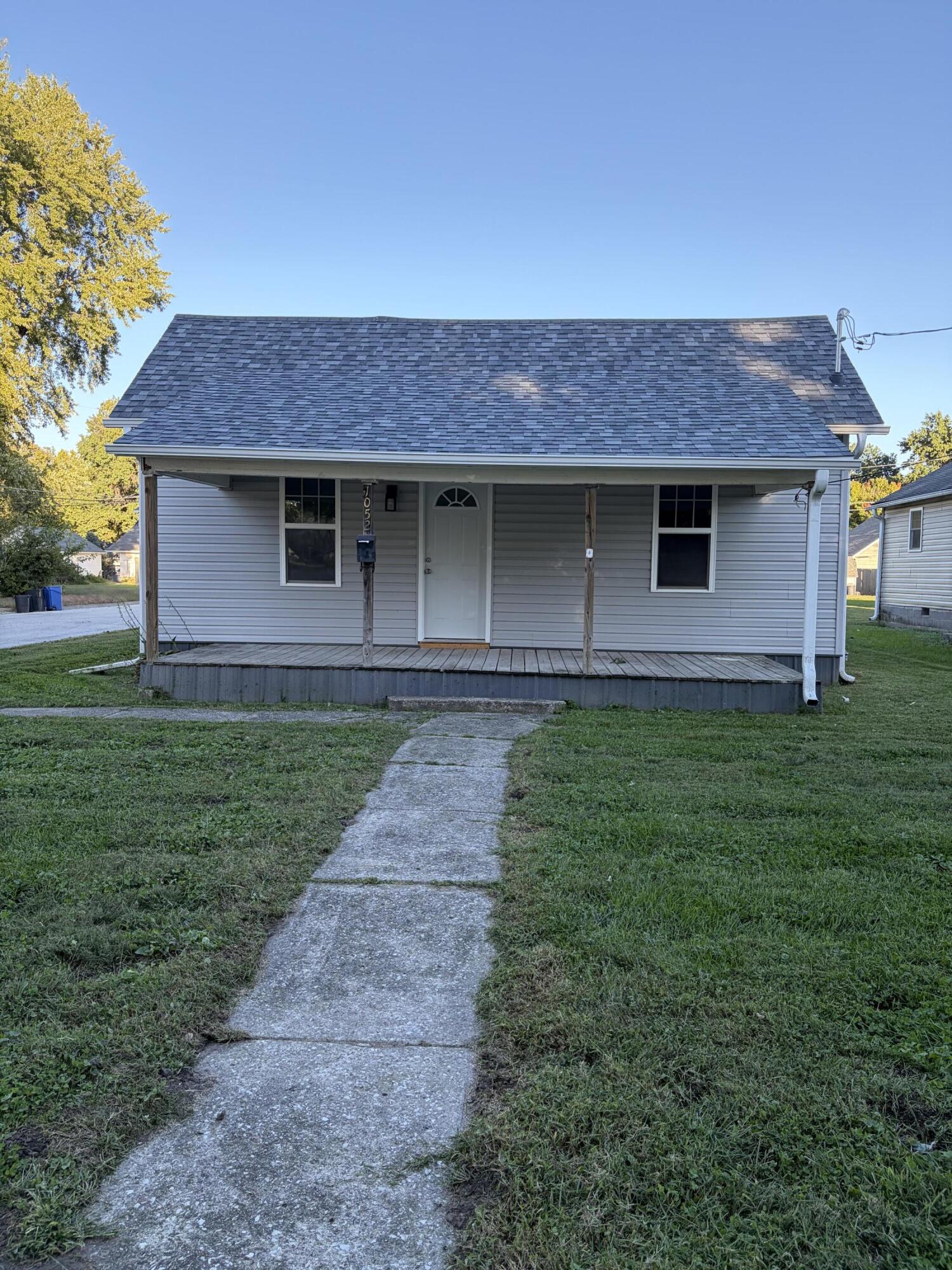 1052 Ellsworth Ave Property Photo 1