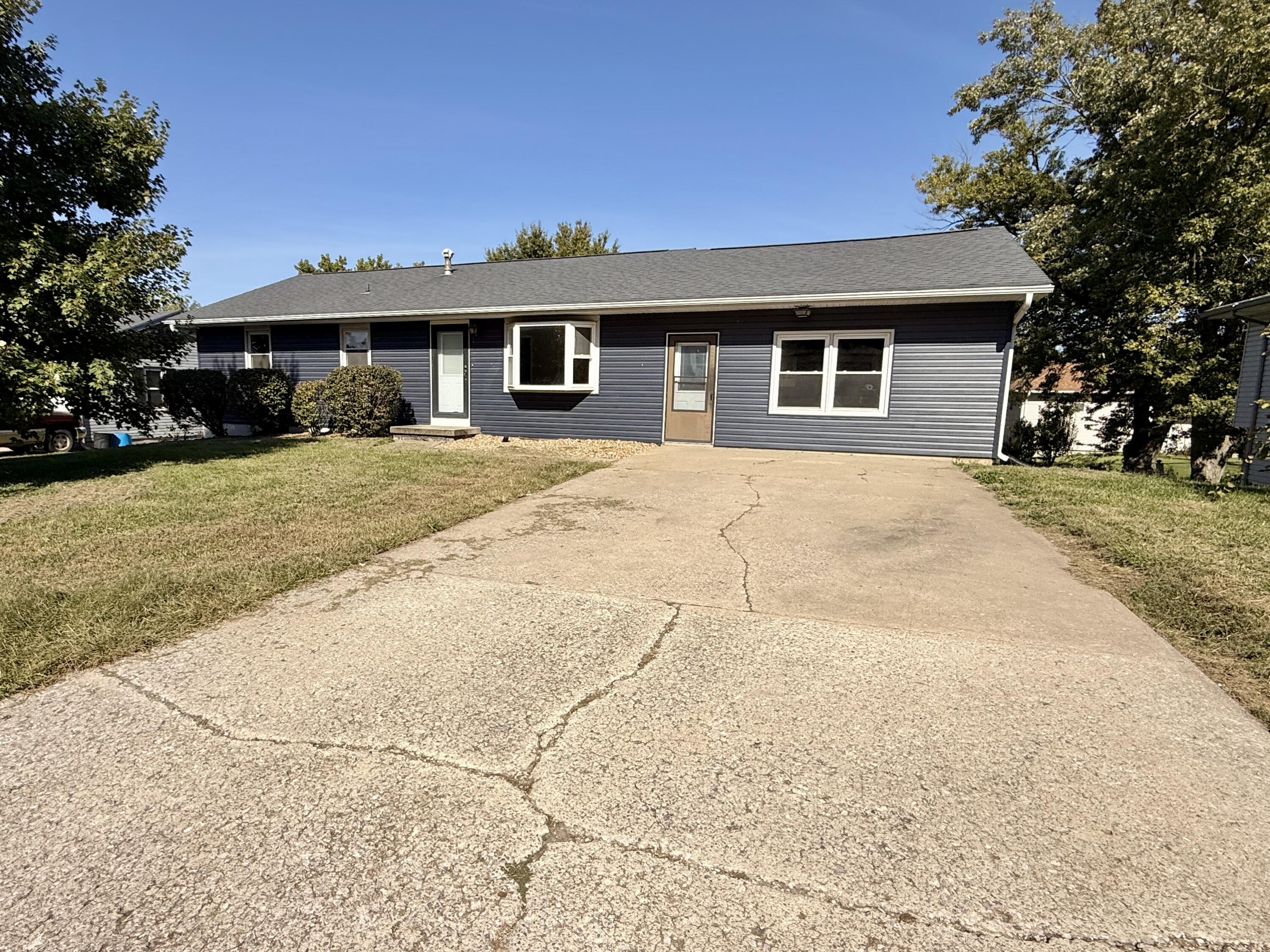 729 Leawood Dr Property Photo 1