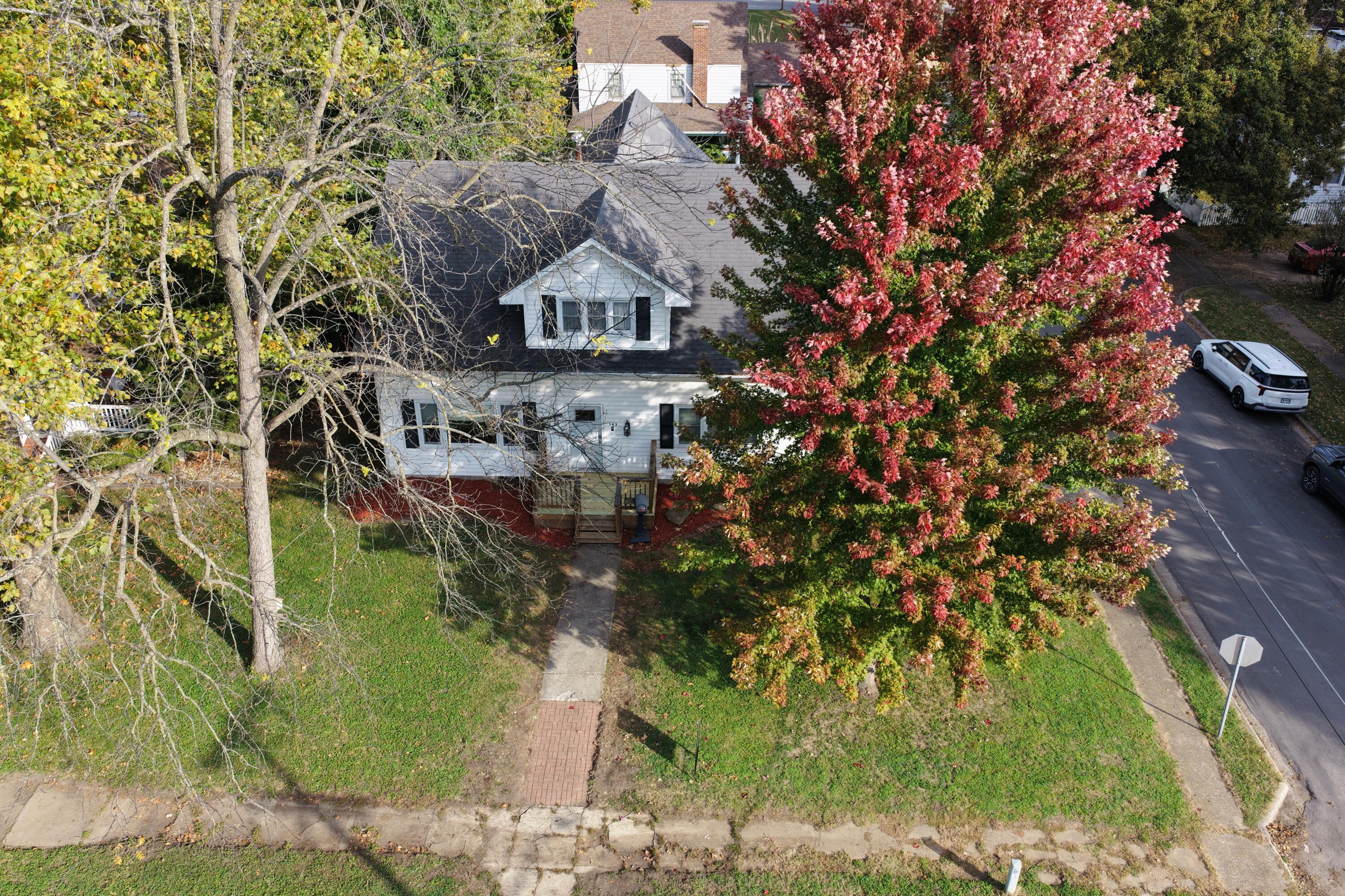 343 Arrow St Property Photo 1