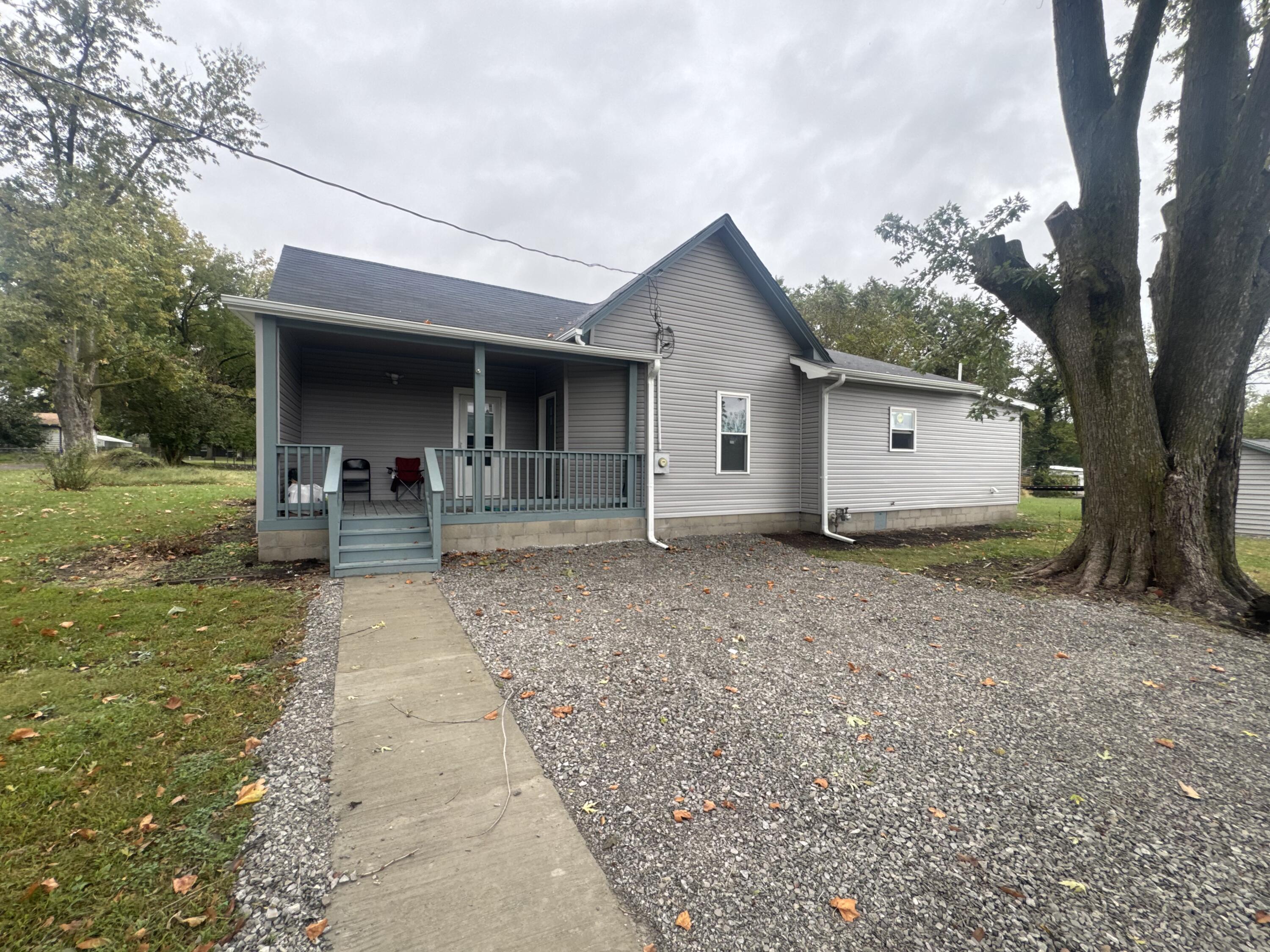 836 Smith St Property Photo 1