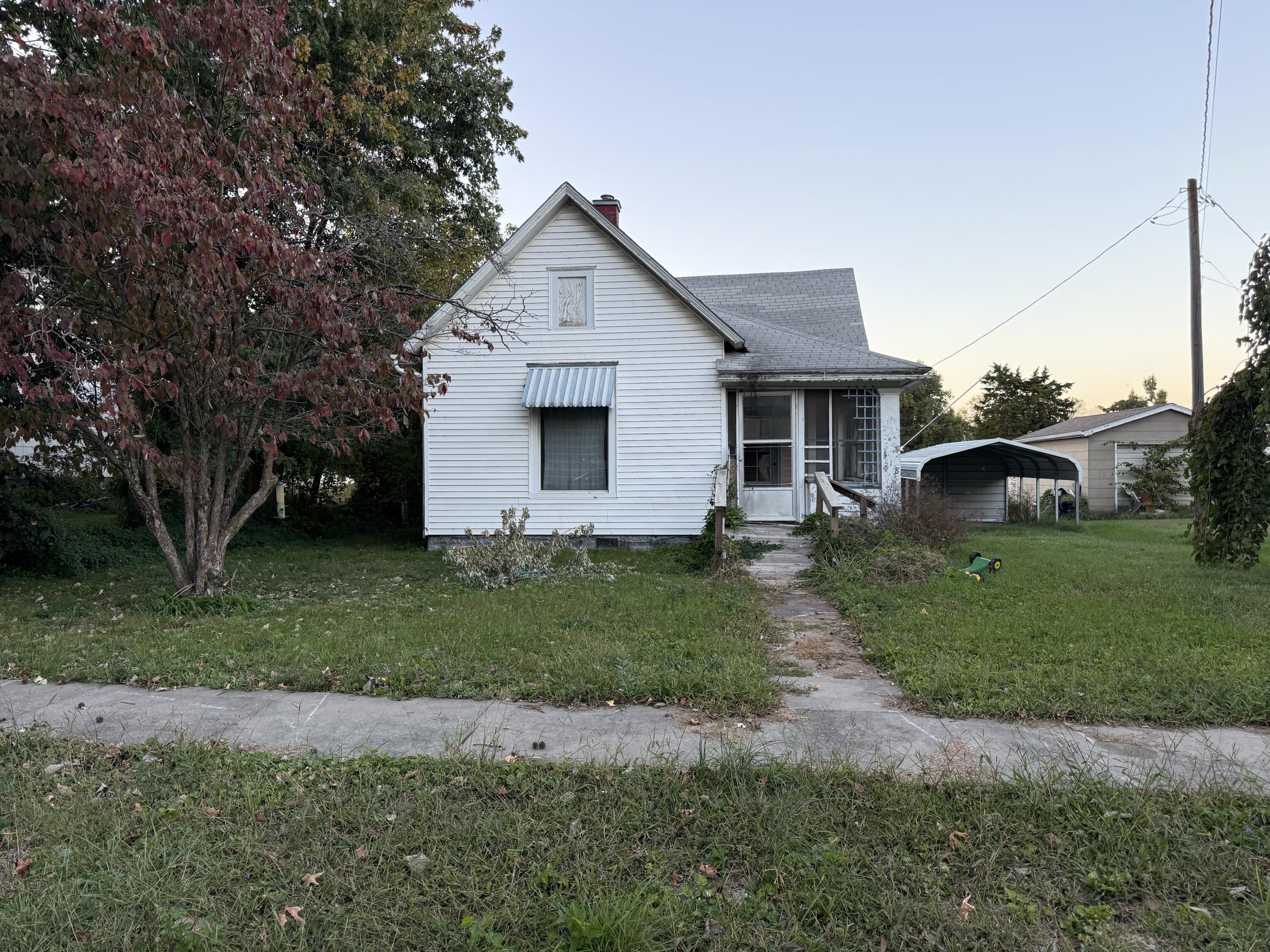 318 Harold St Property Photo 1
