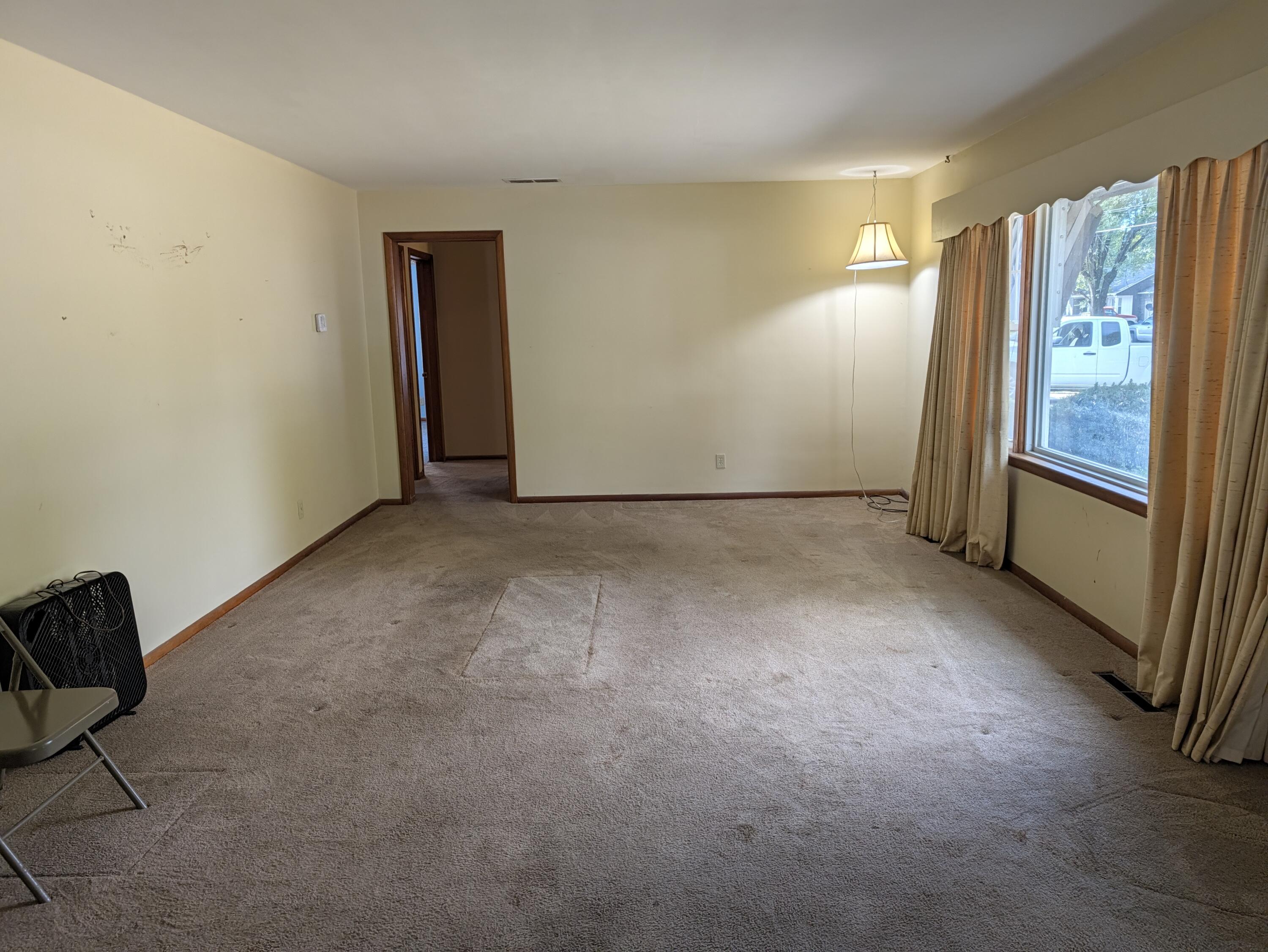 672 Ted Ave Property Photo 3