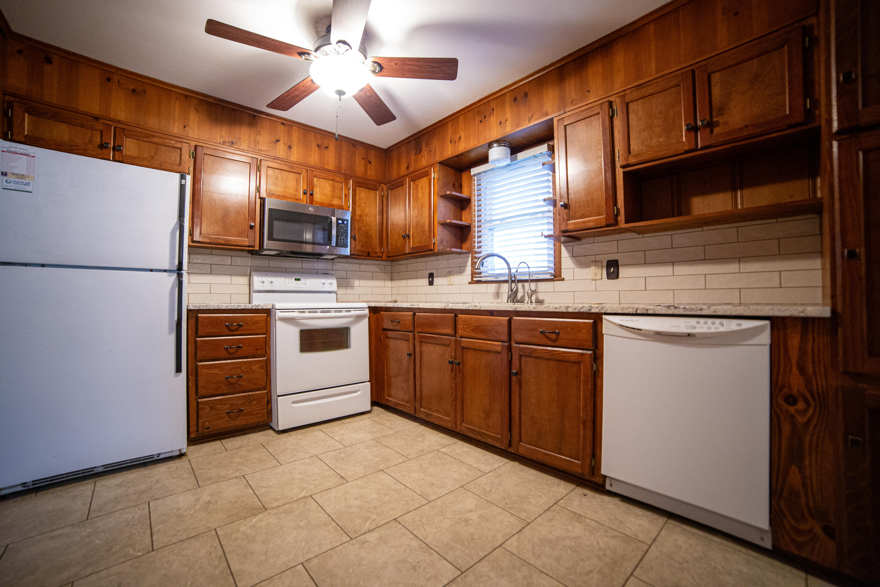 418 South Dr Property Photo 5